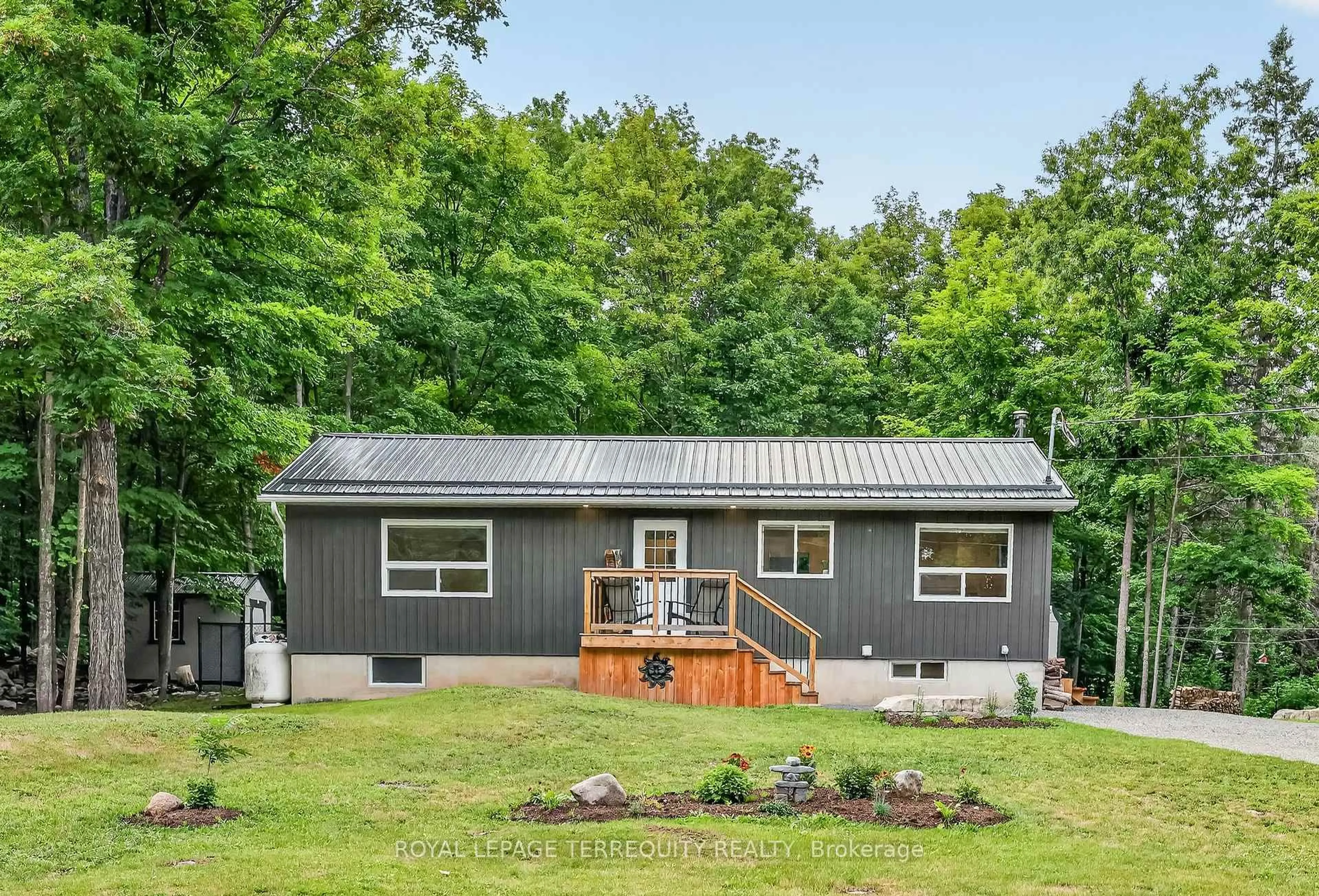 Shed for 219 Station Rd, Limoges Ontario K0K 2M0