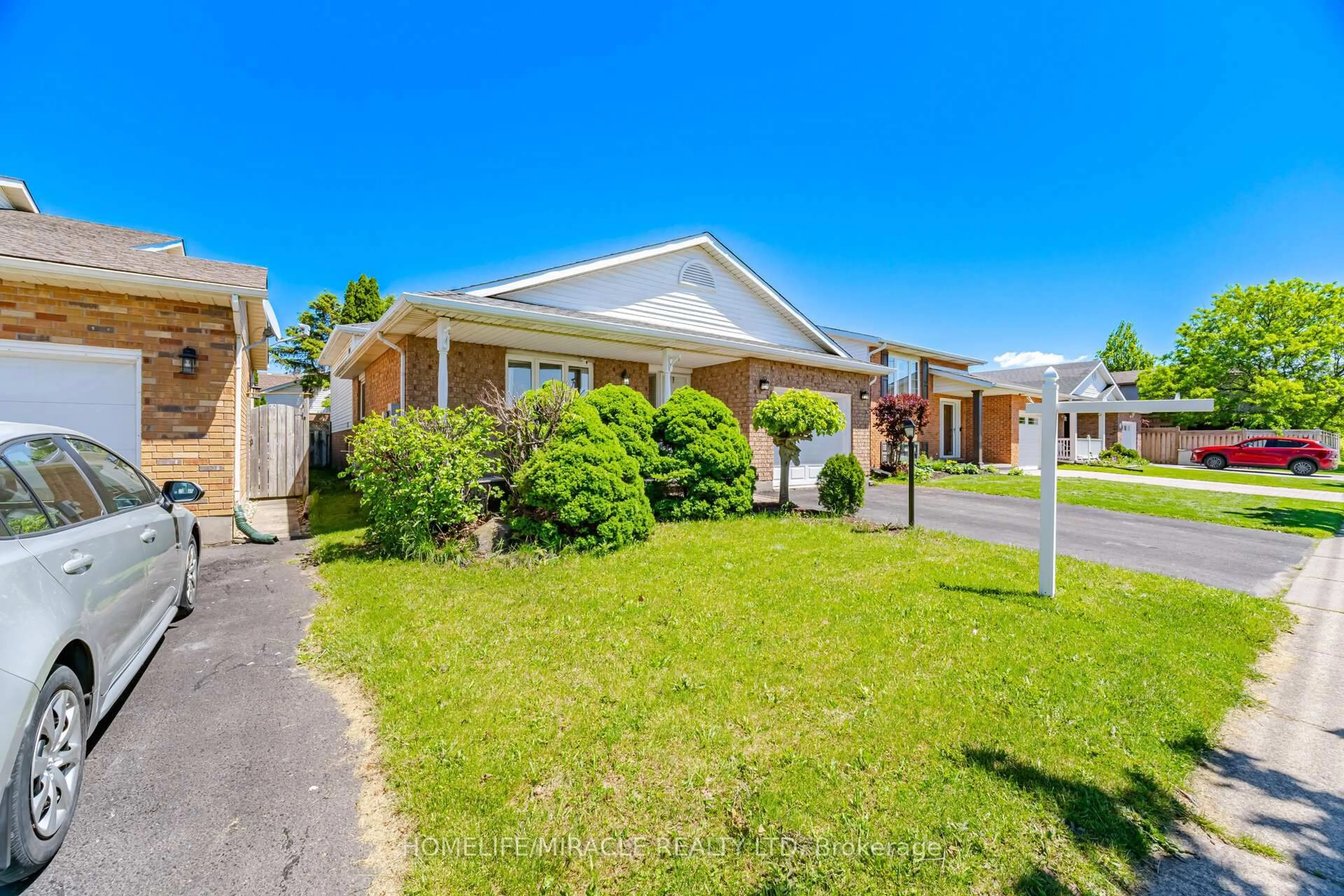 A pic from outside/outdoor area/front of a property/back of a property/a pic from drone, street for 196 FIRST ST LOUTH, St. Catharines Ontario L2S 0A6
