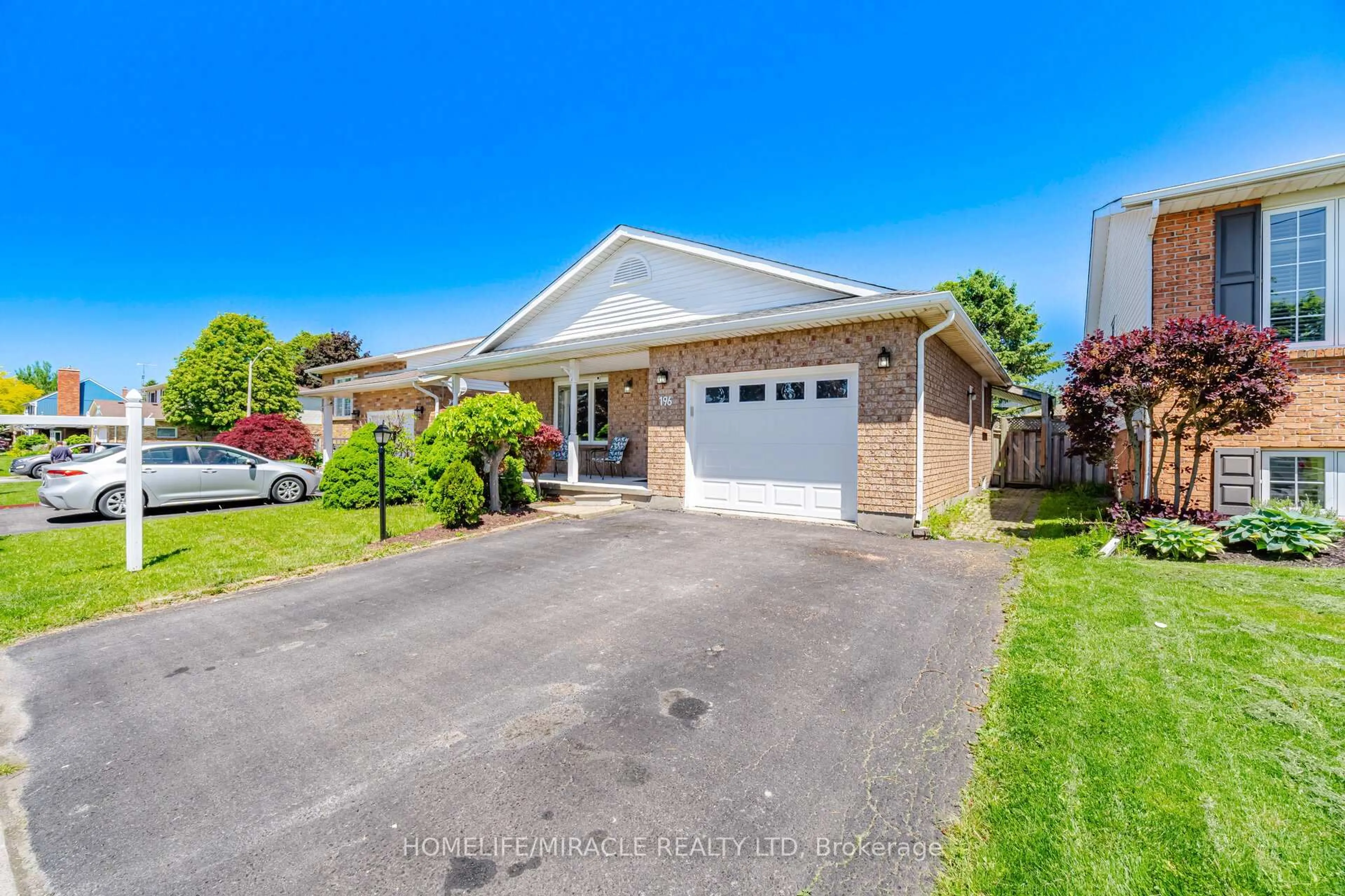 A pic from outside/outdoor area/front of a property/back of a property/a pic from drone, street for 196 FIRST ST LOUTH, St. Catharines Ontario L2S 0A6