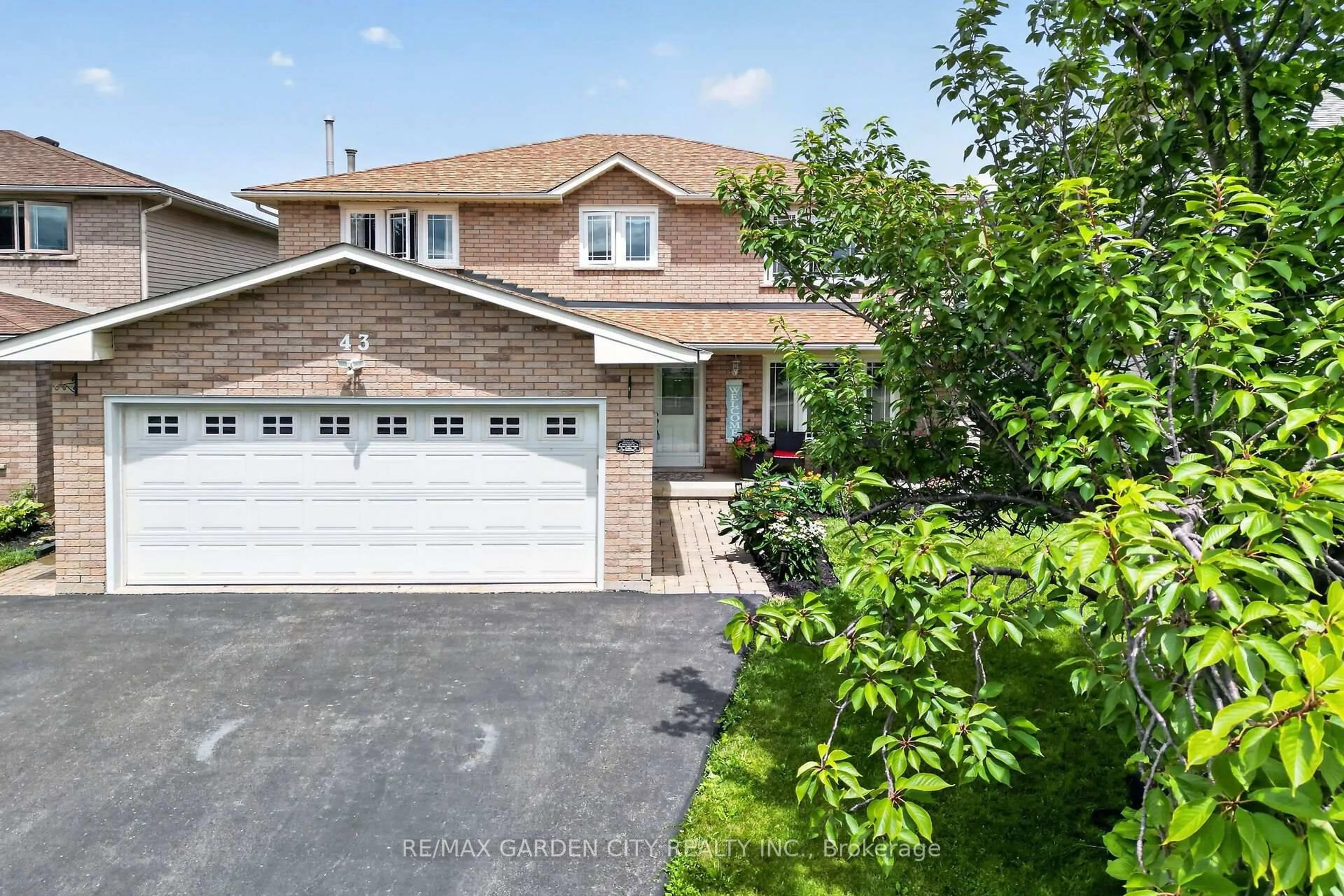 Unknown for 43 Bonaparte Way, Hamilton Ontario L9B 2E1