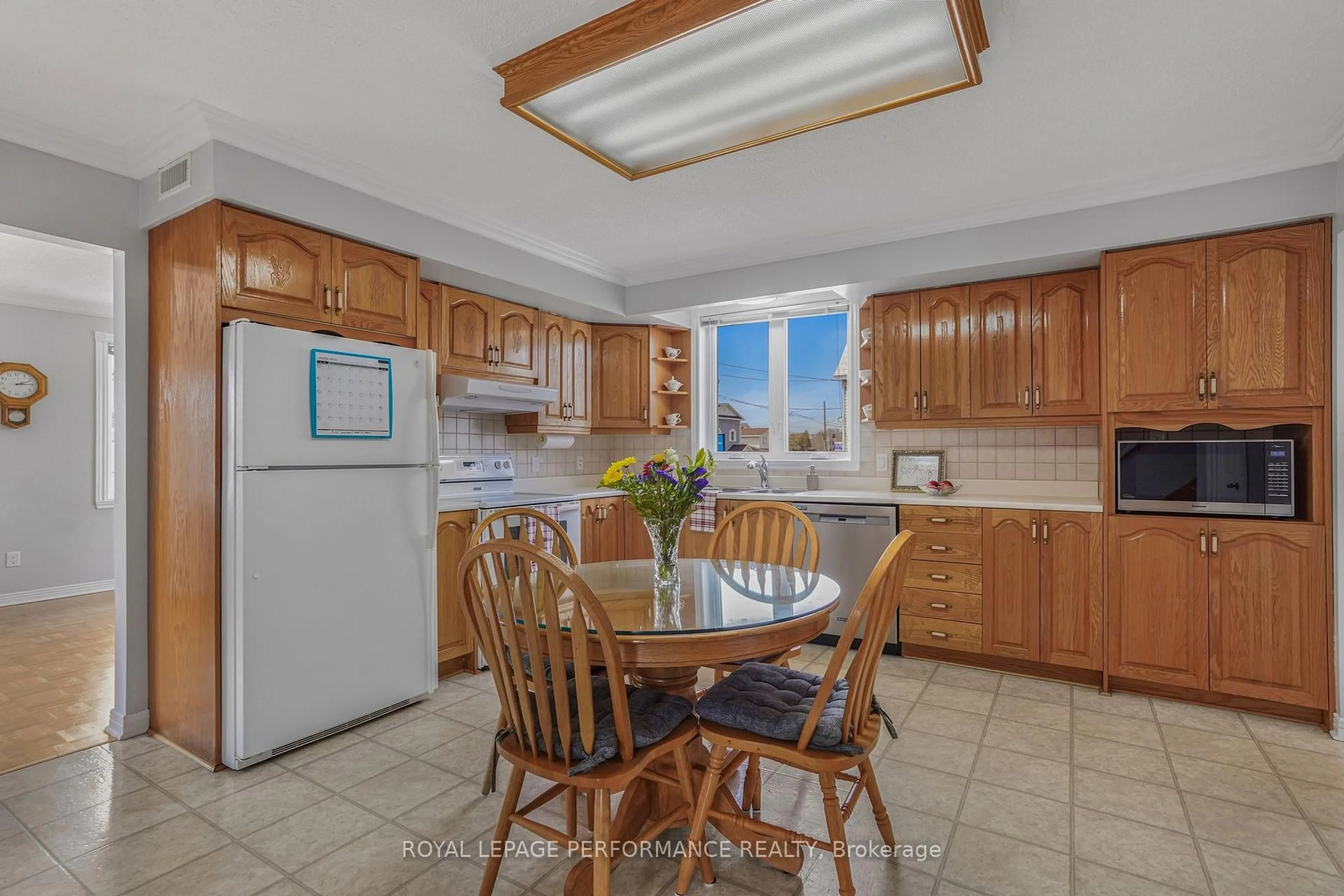 Standard kitchen, ceramic/tile floor for 684 Principale St, Casselman Ontario K0A 1M0