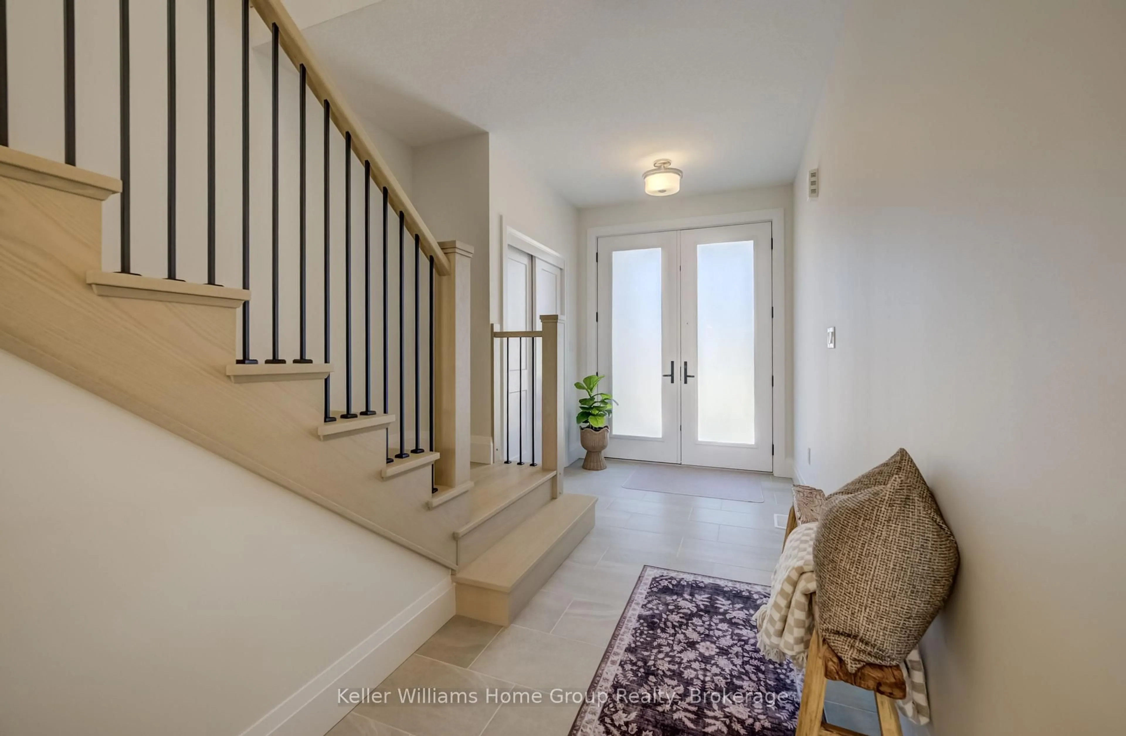 Indoor entryway for 31 Nicholas Way, Guelph Ontario N1E 0T1