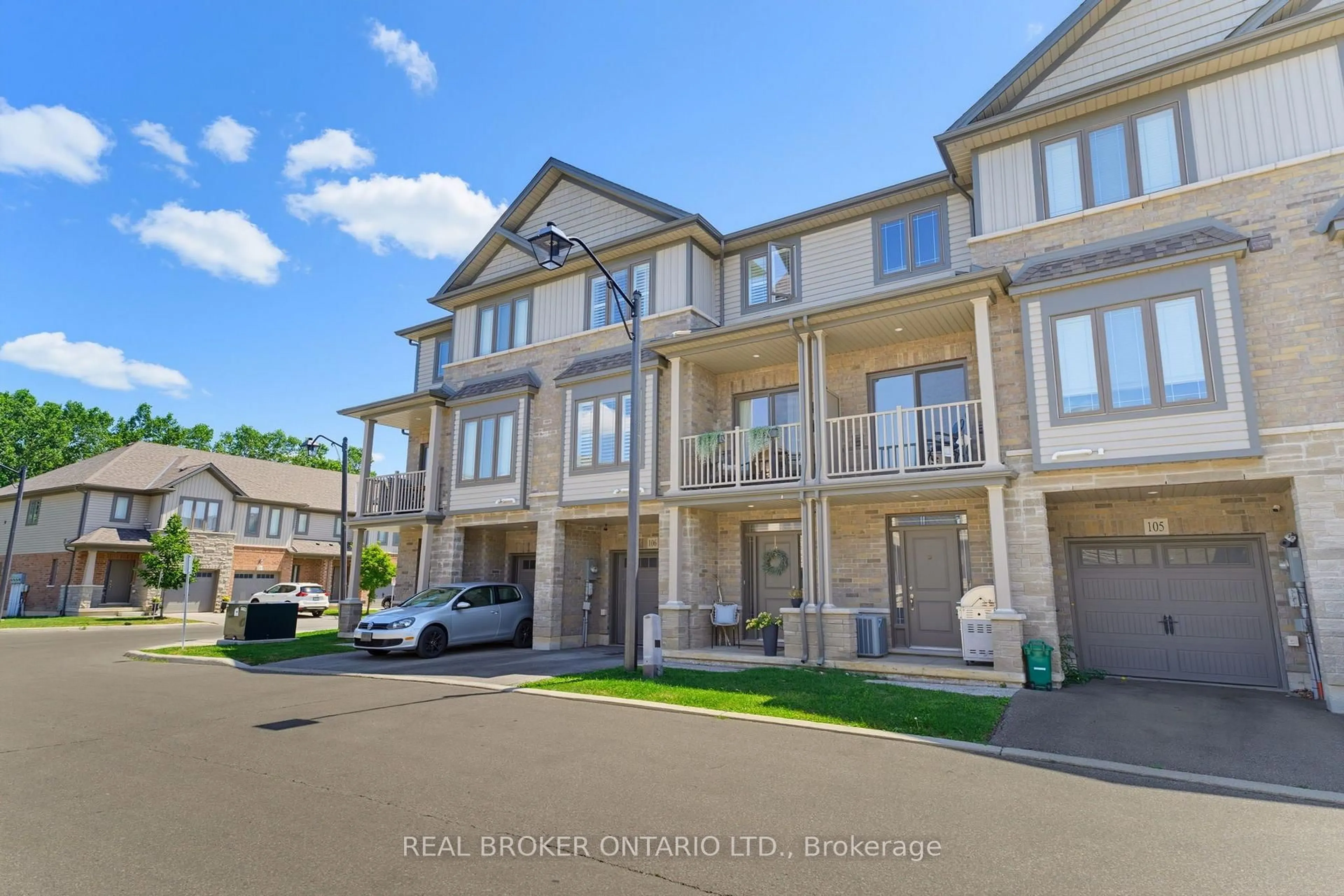 Patio, unknown for 77 Diana Ave #106, Brantford Ontario N3T 0R6