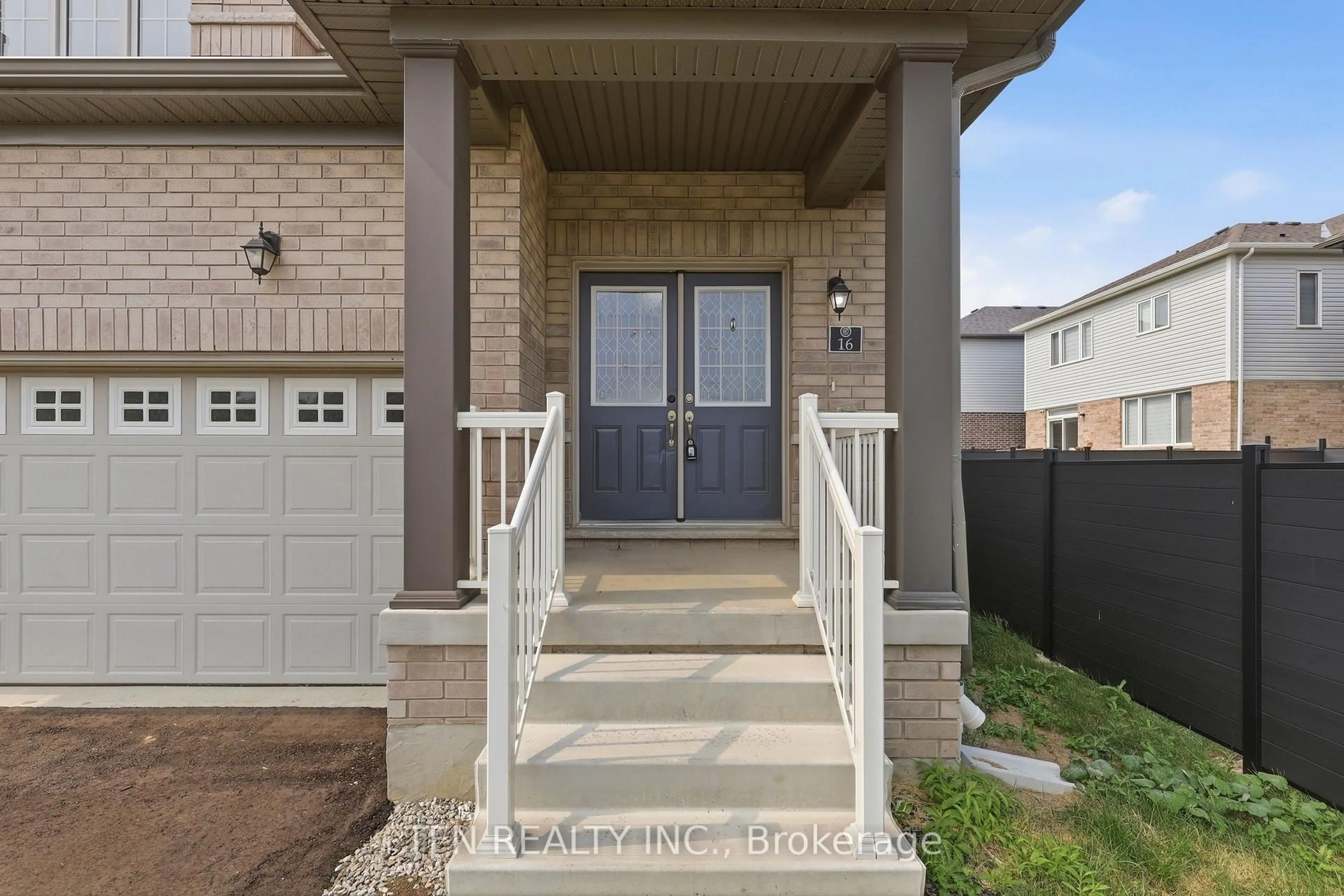 Unknown for 16 Blaney St, Brant Ontario N3L 0M8