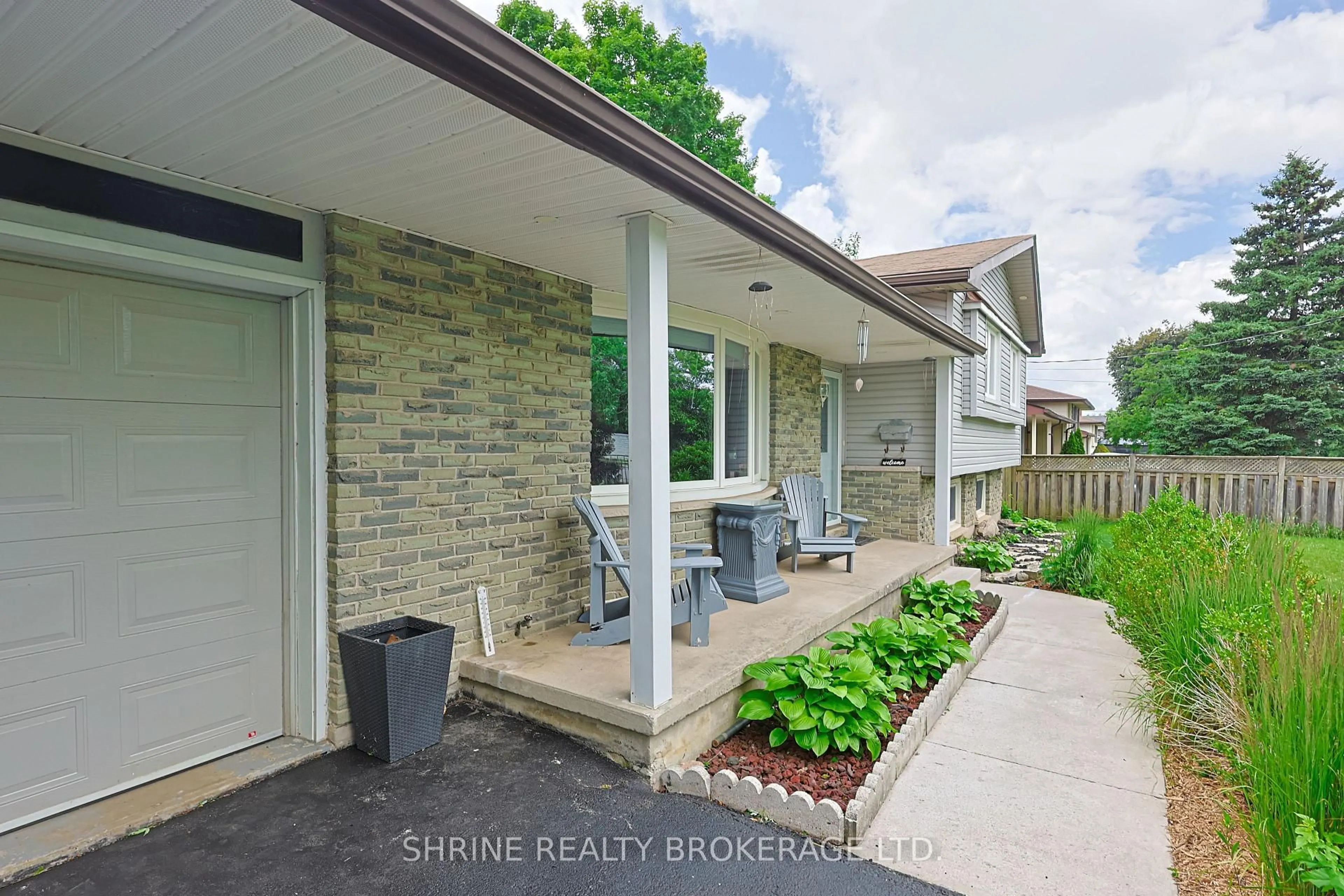 Unknown for 146 FANSHAWE PARK Rd, London North Ontario N6G 5C4