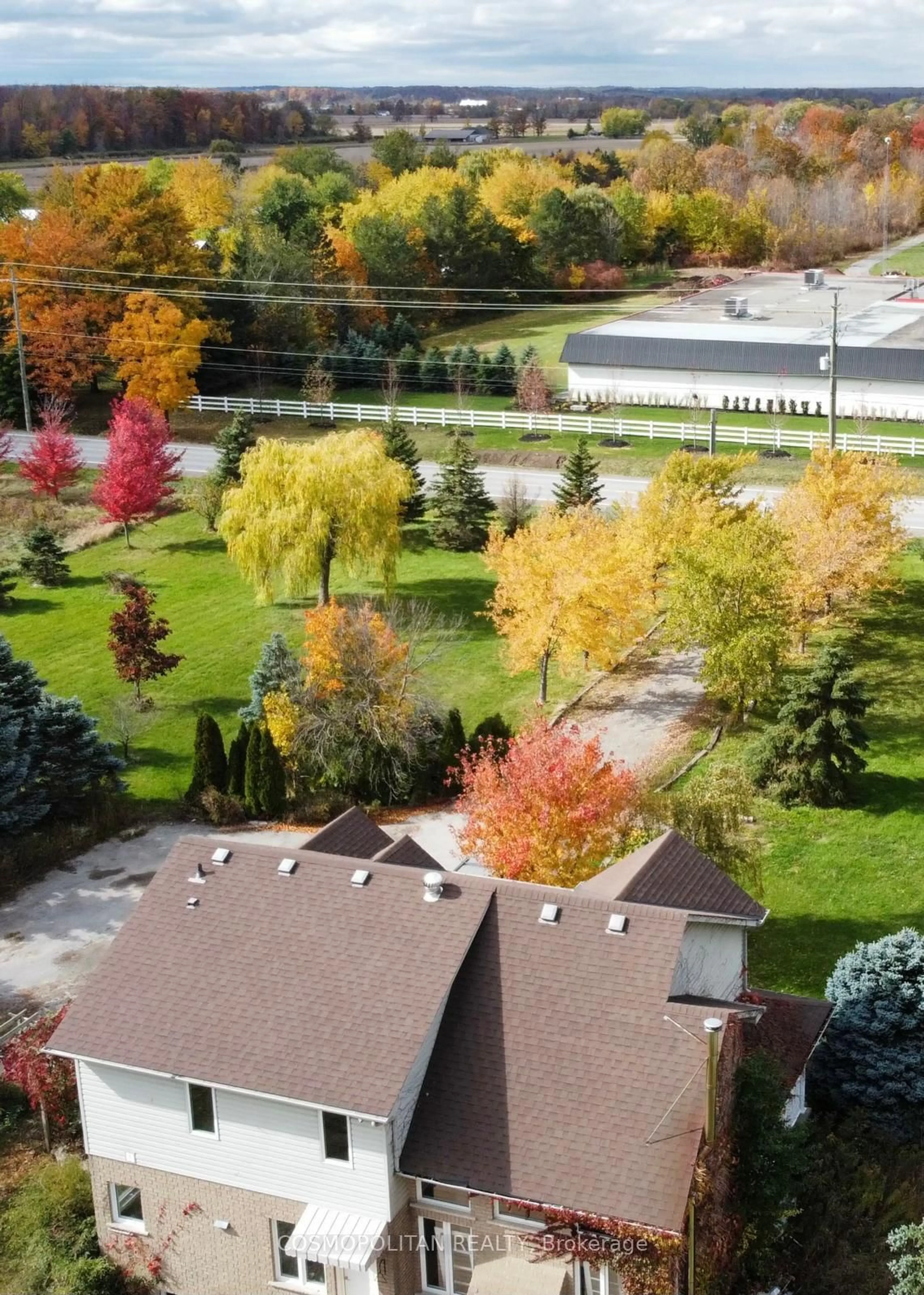 A pic from outside/outdoor area/front of a property/back of a property/a pic from drone, unknown for 195 Woolverton Rd, Grimsby Ontario L3M 4E7