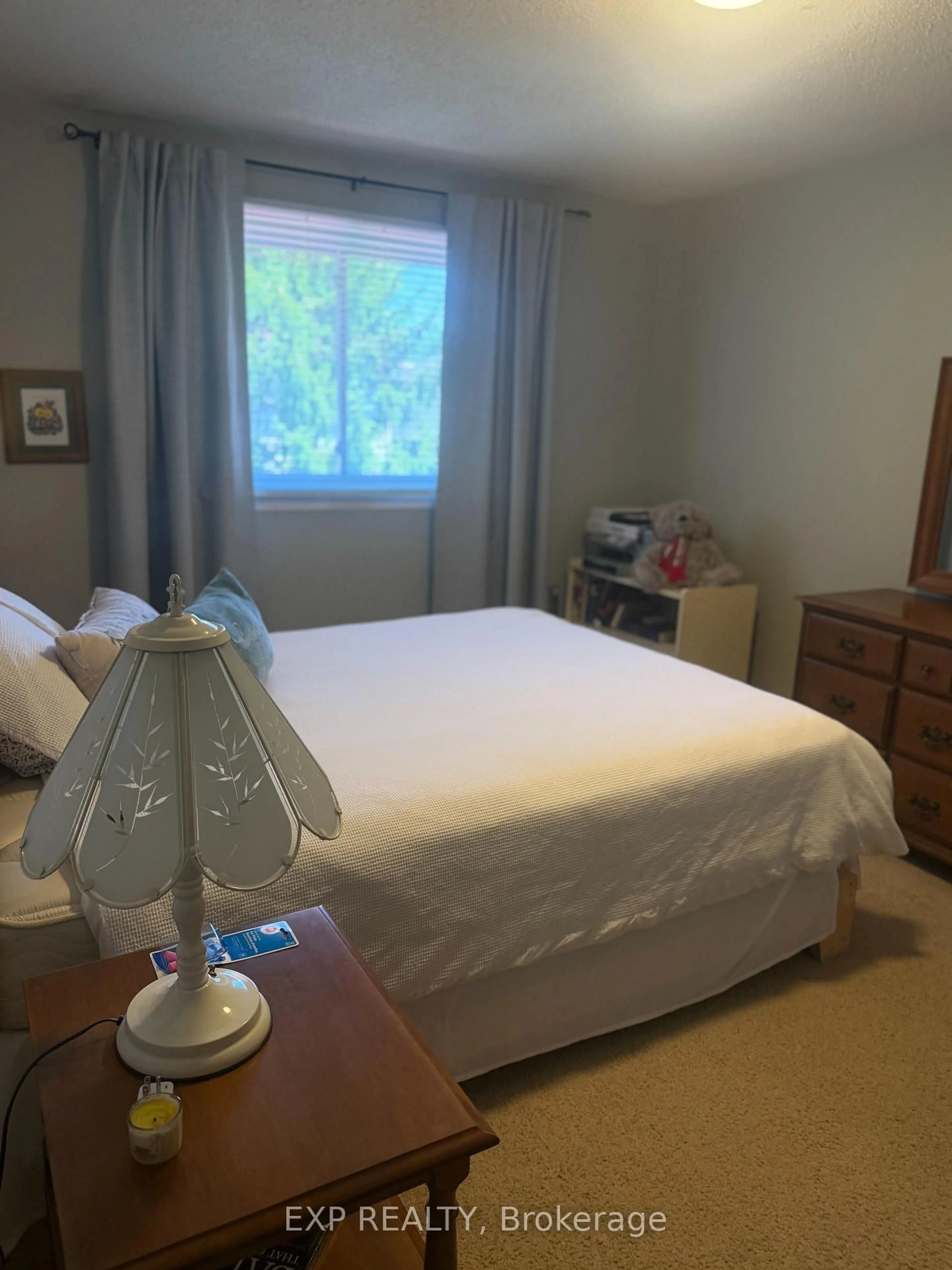 A pic of a room for 135 Belmont Dr #36, London South Ontario N6J 4J3