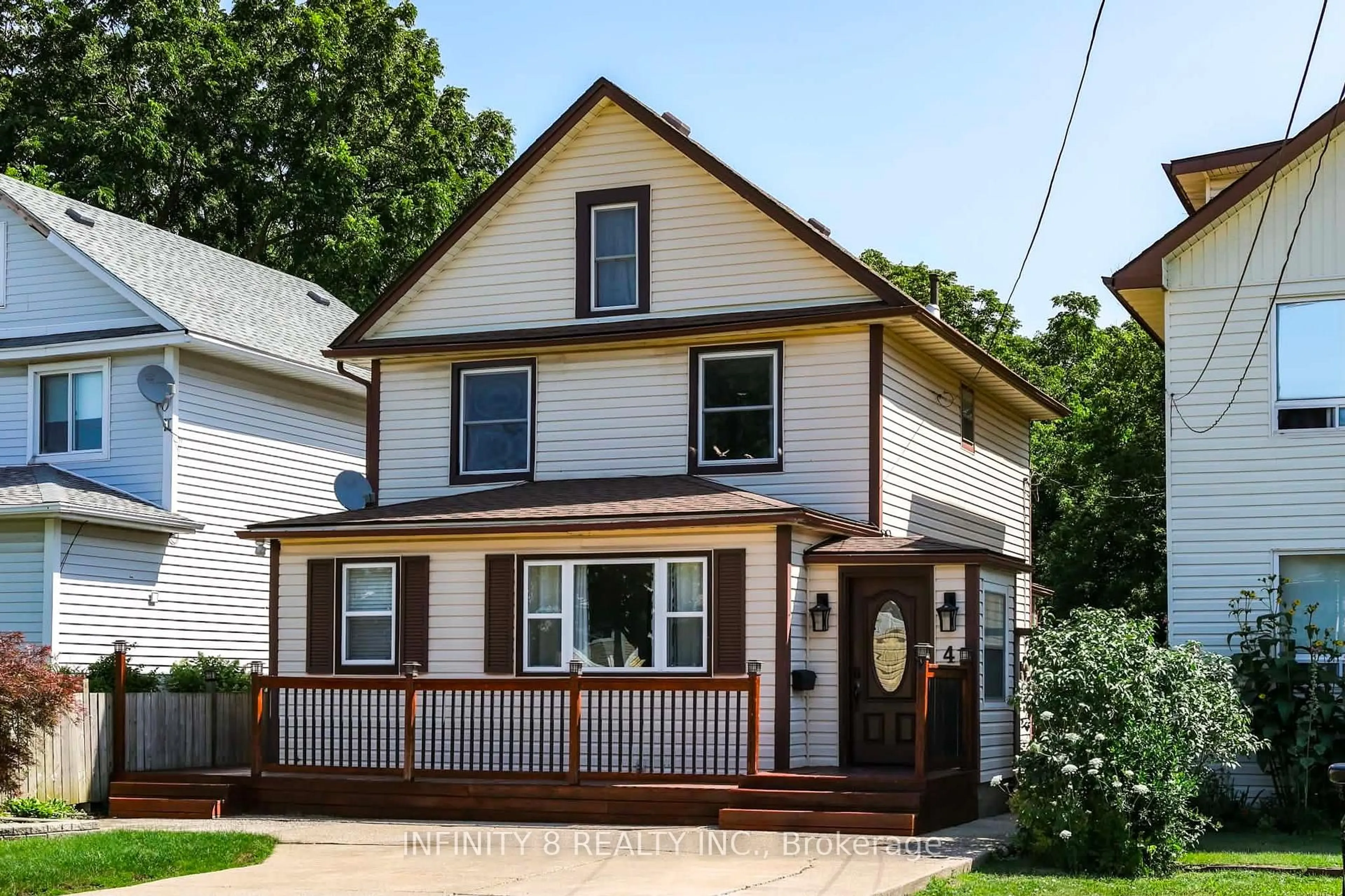 Home with vinyl exterior material, street for 4 Alpine St, St. Catharines Ontario L2S 2Y1
