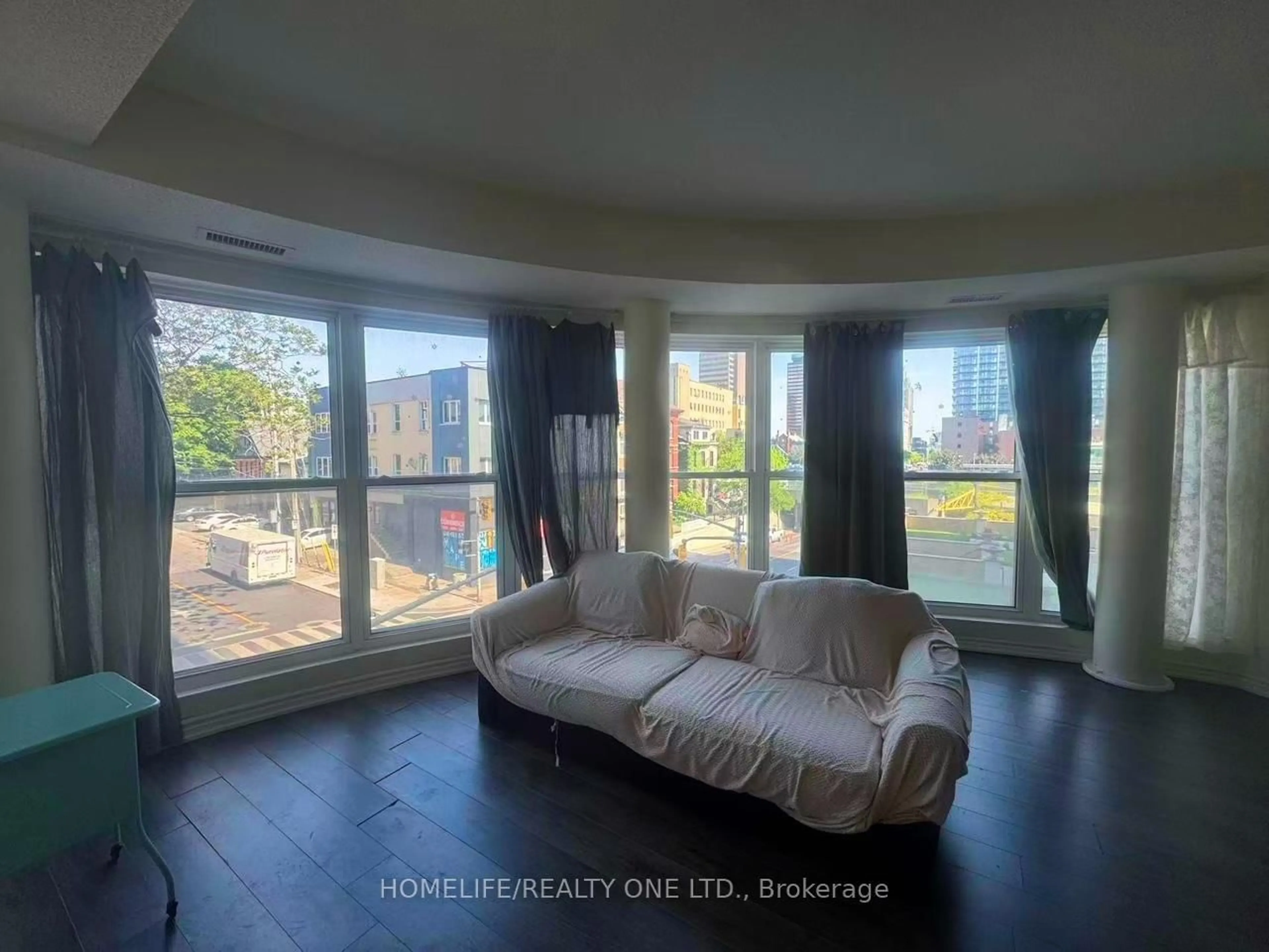 A pic of a room for 135 James St #314, Hamilton Ontario L8P 2Z6