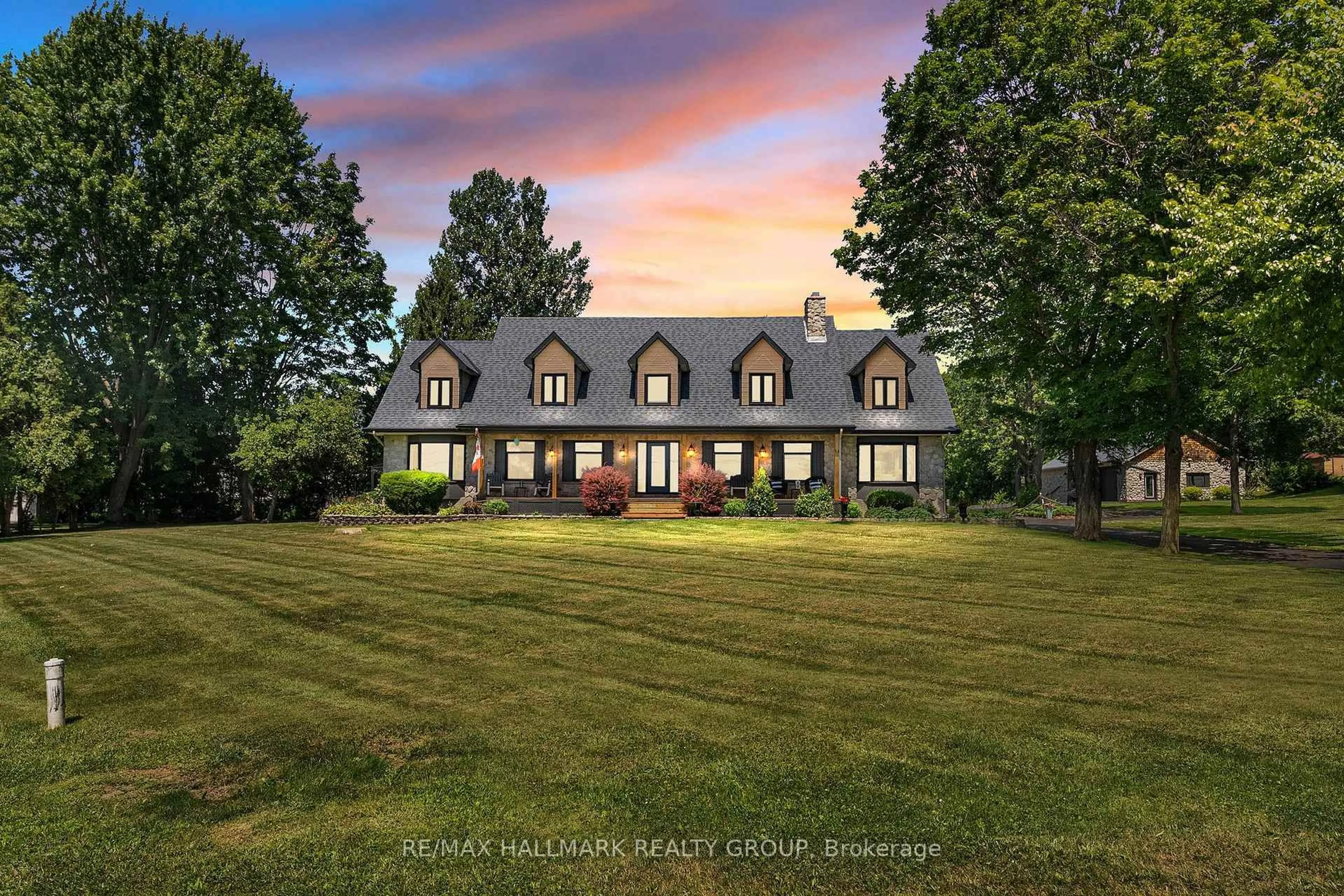 A pic from outside/outdoor area/front of a property/back of a property/a pic from drone, unknown for 18407 County 2 Rd, South Glengarry Ontario K6H 5R5