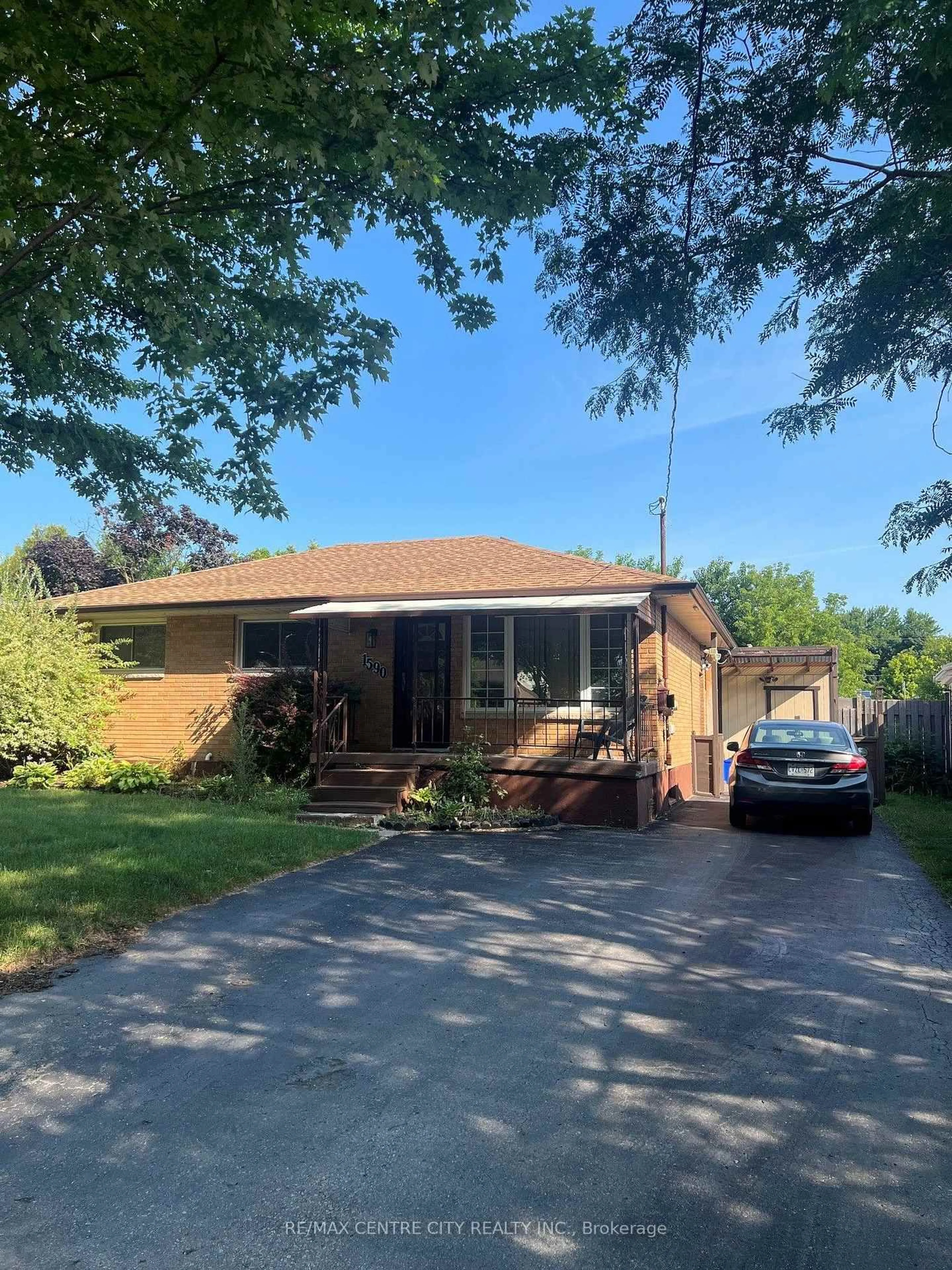 Home with brick exterior material, street for 1590 Dixie St, London East Ontario N5V 1Y9