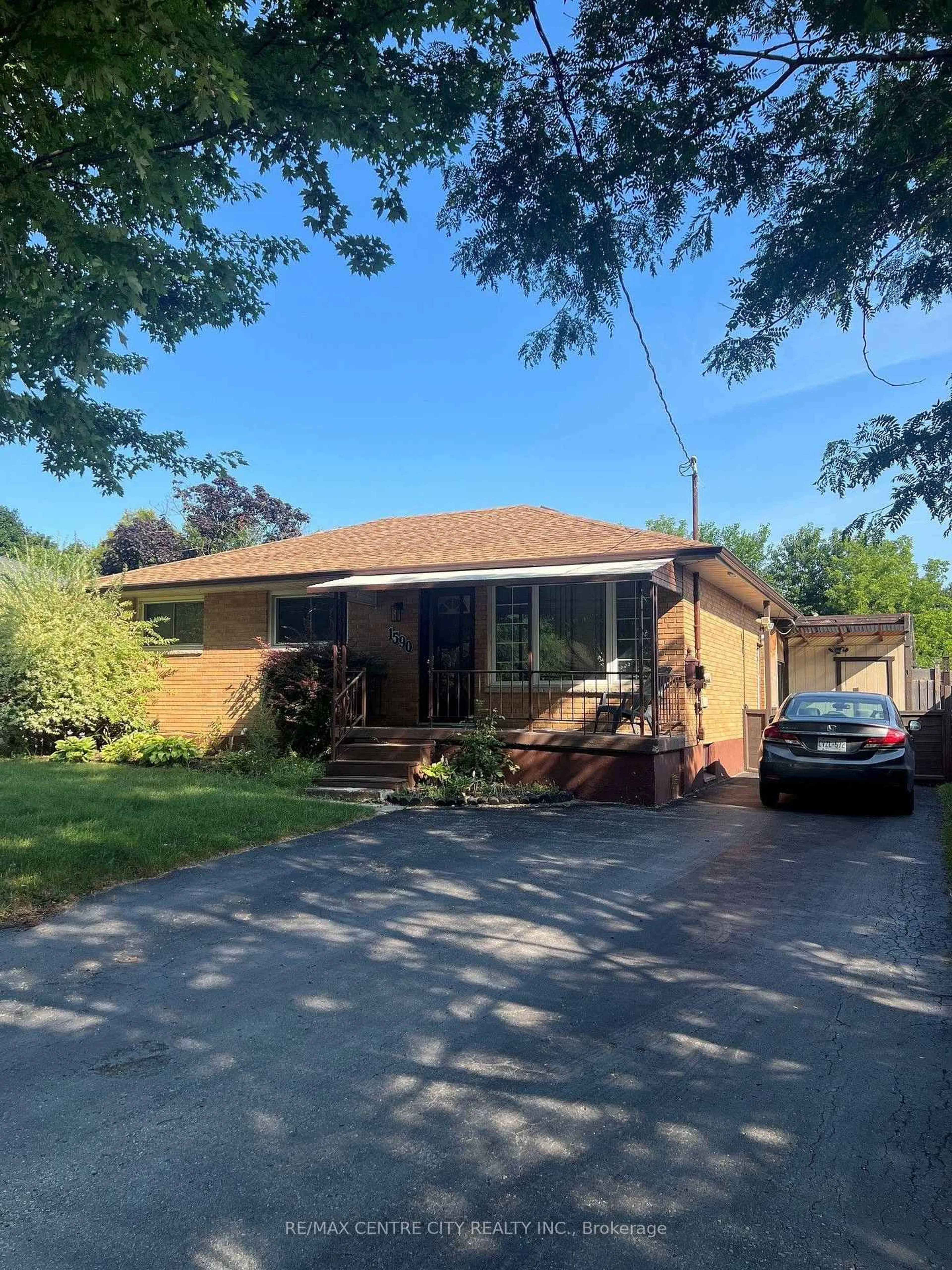 Home with brick exterior material, street for 1590 Dixie St, London East Ontario N5V 1Y9