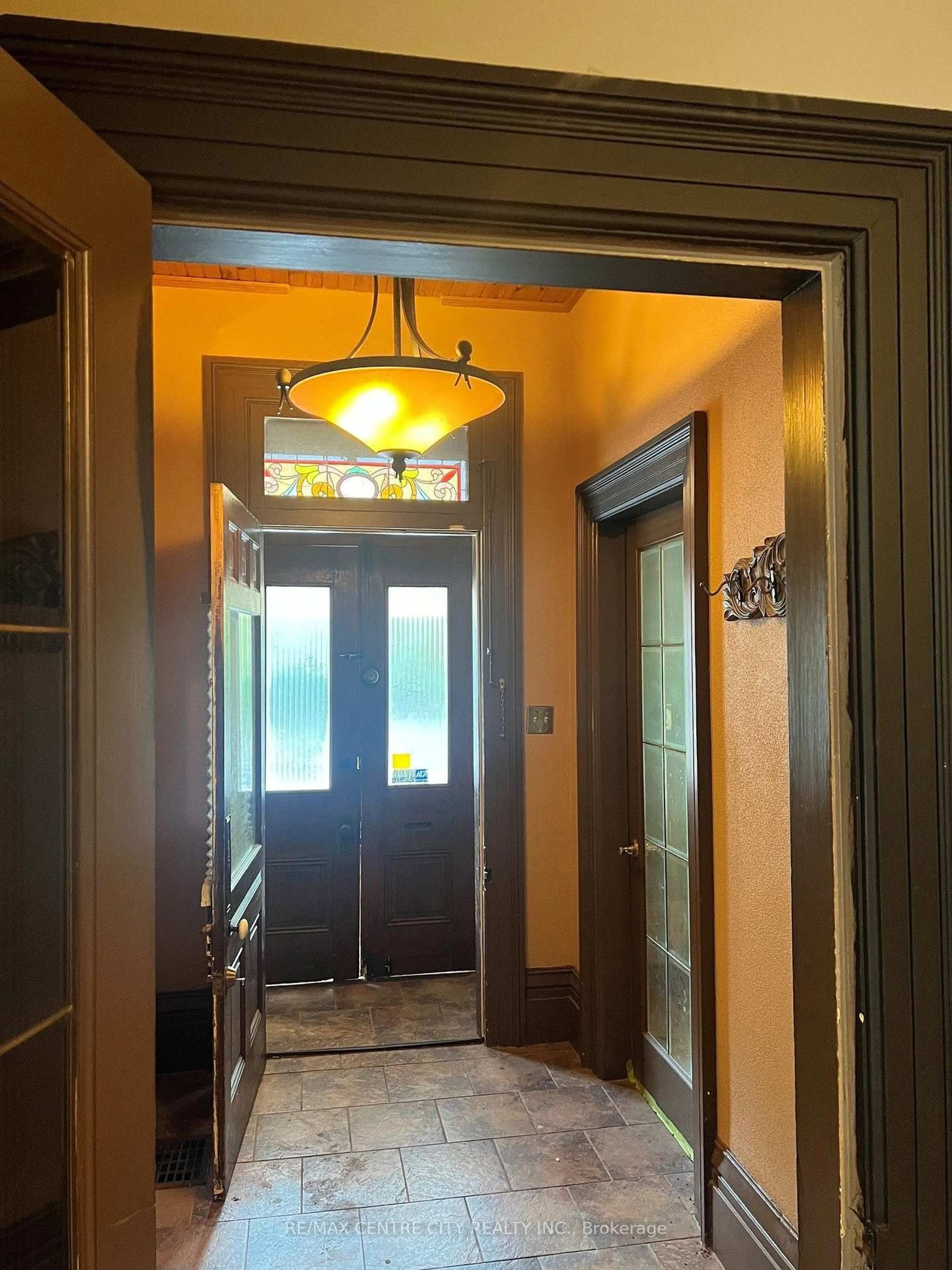 Indoor entryway for 151 Clarence St, London East Ontario N6B 2J5