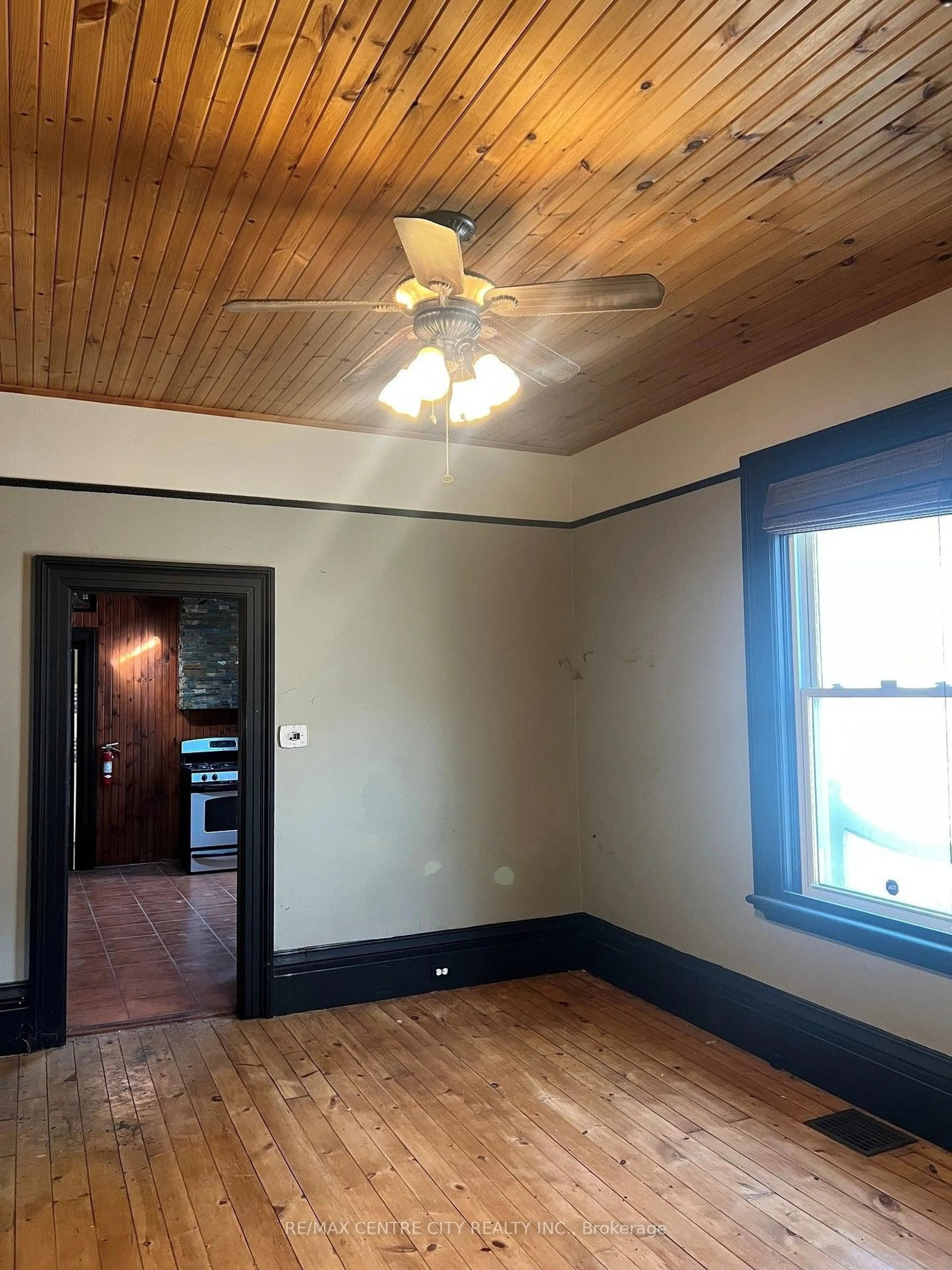 A pic of a room for 151 Clarence St, London East Ontario N6B 2J5