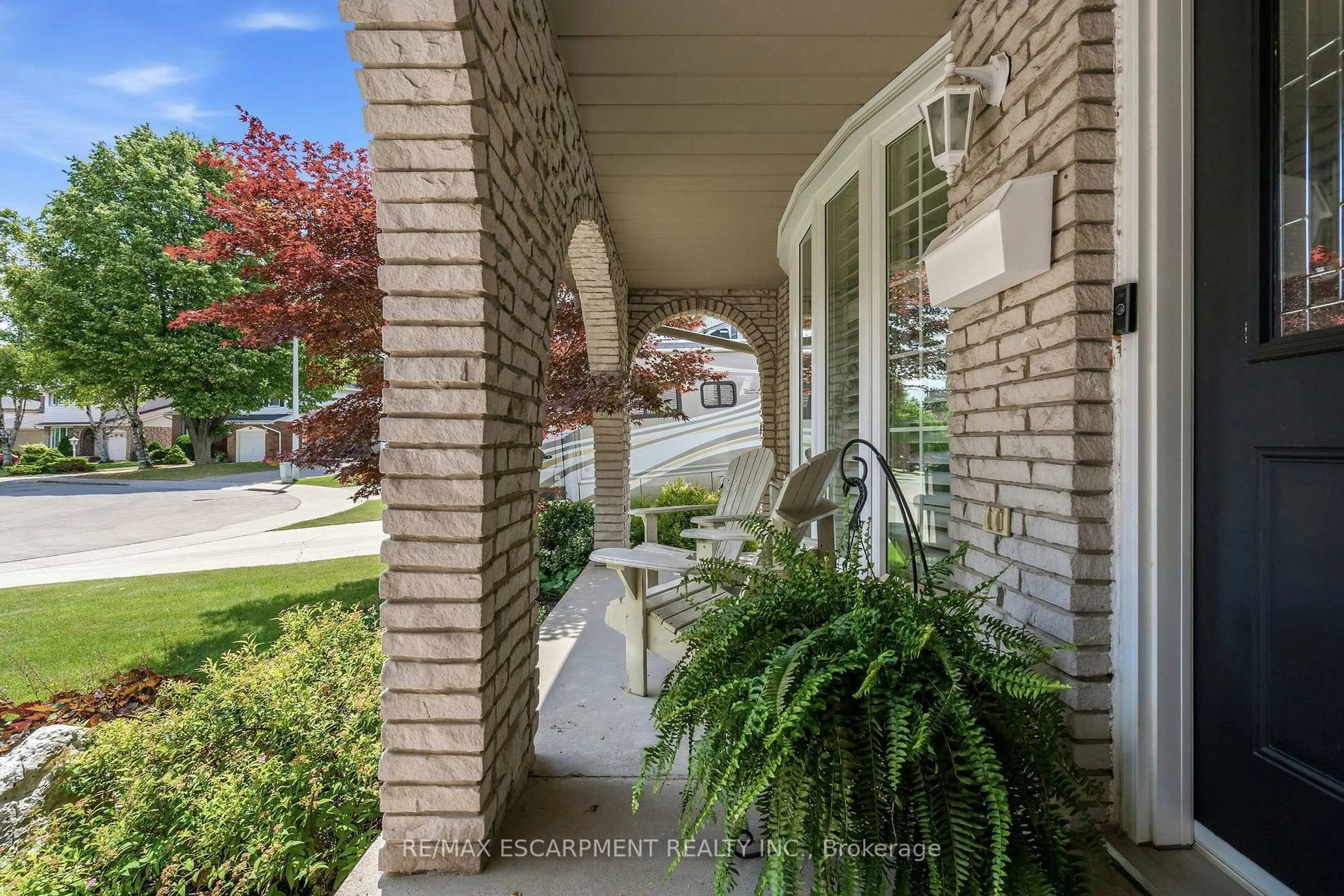 Unknown for 105 San Fernando Dr, Hamilton Ontario L9C 2C3