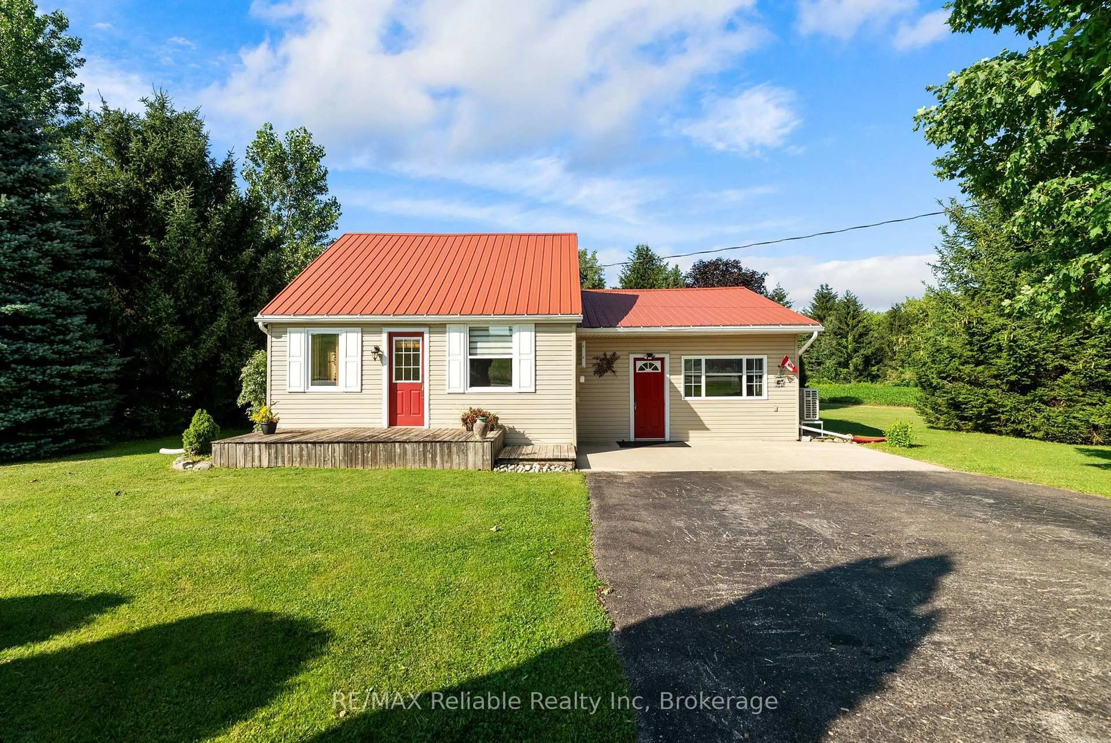 A pic from outside/outdoor area/front of a property/back of a property/a pic from drone, street for 40356 Hydro Line Rd, Central Huron Ontario N0M 1L0