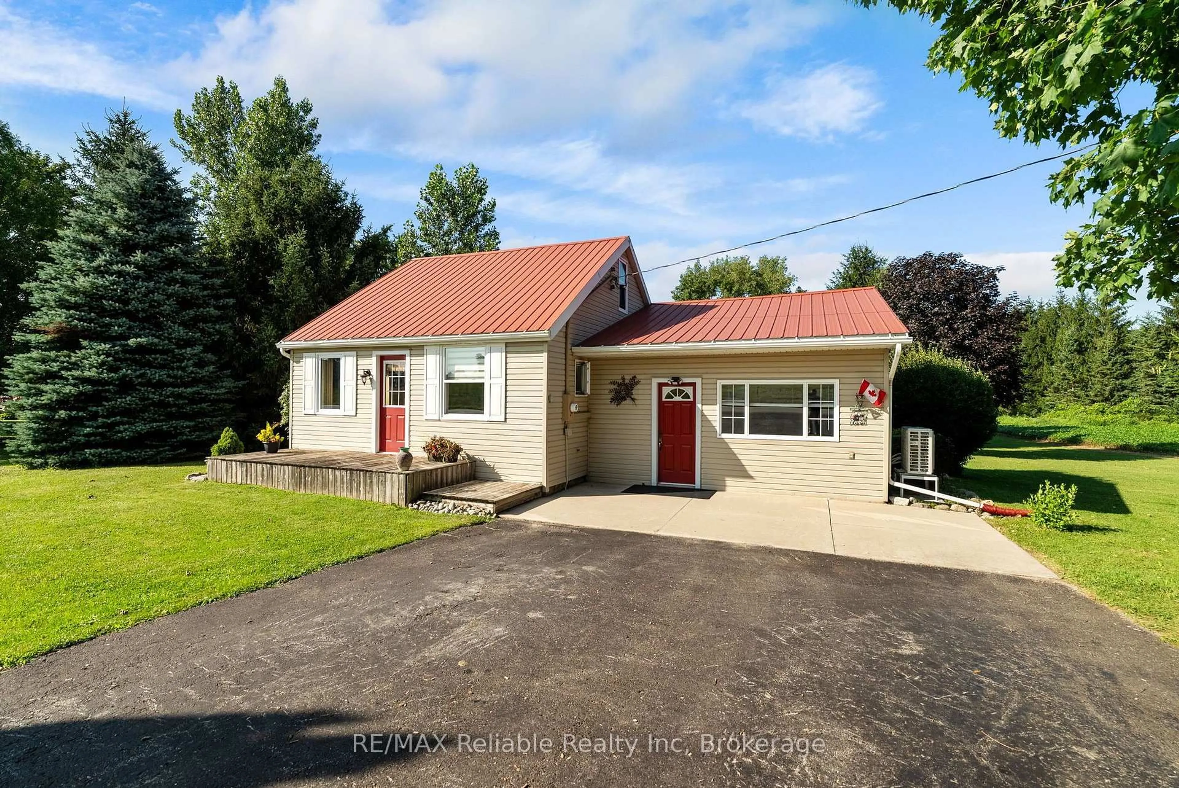 A pic from outside/outdoor area/front of a property/back of a property/a pic from drone, street for 40356 Hydro Line Rd, Central Huron Ontario N0M 1L0