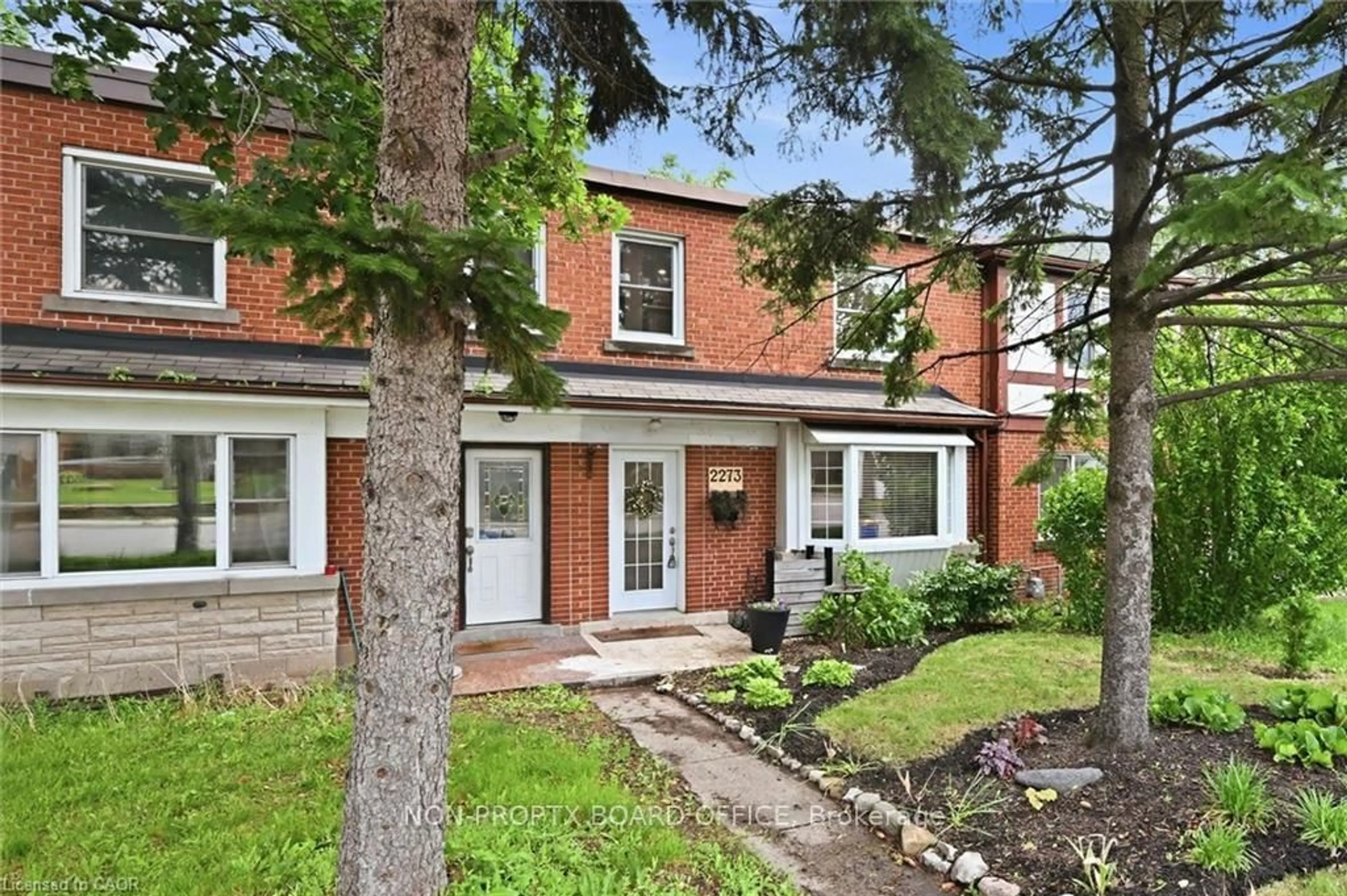 Unknown for 2273 King St, Hamilton Ontario L8K 1X5