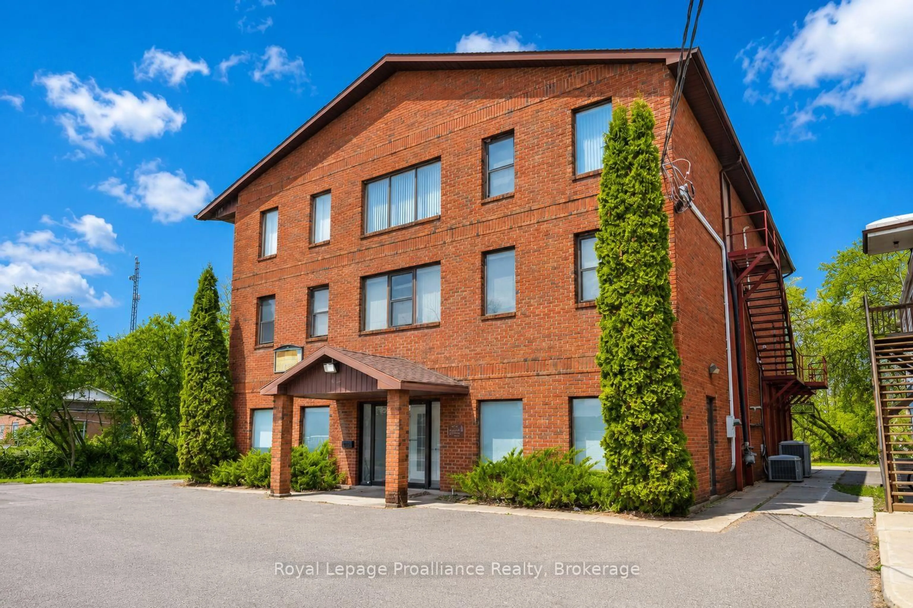 Home with brick exterior material, building for 108 Russel St, Madoc Ontario K0K 2K0