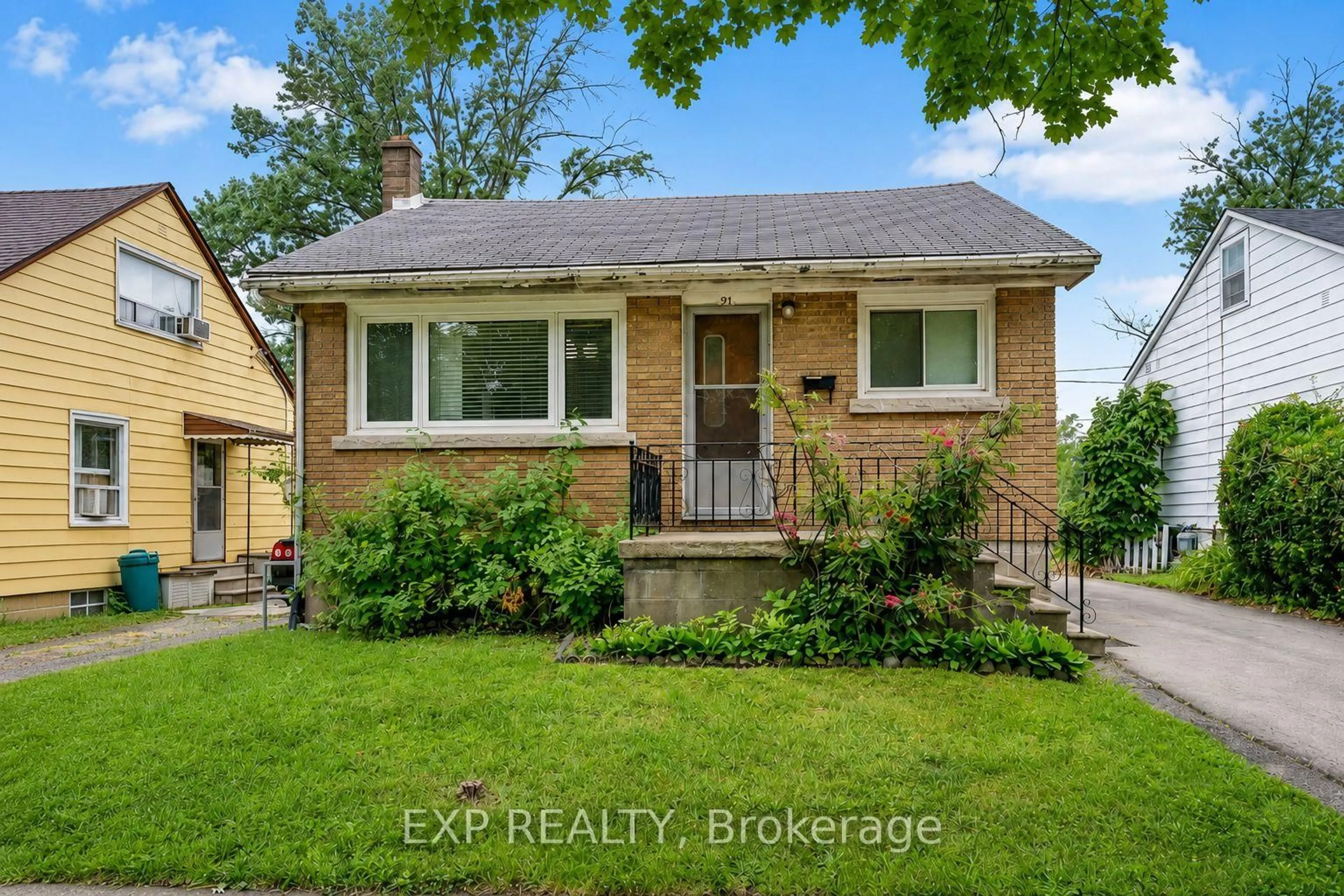 Home with brick exterior material, street for 91 Dover Rd, Welland Ontario L3B 2V1