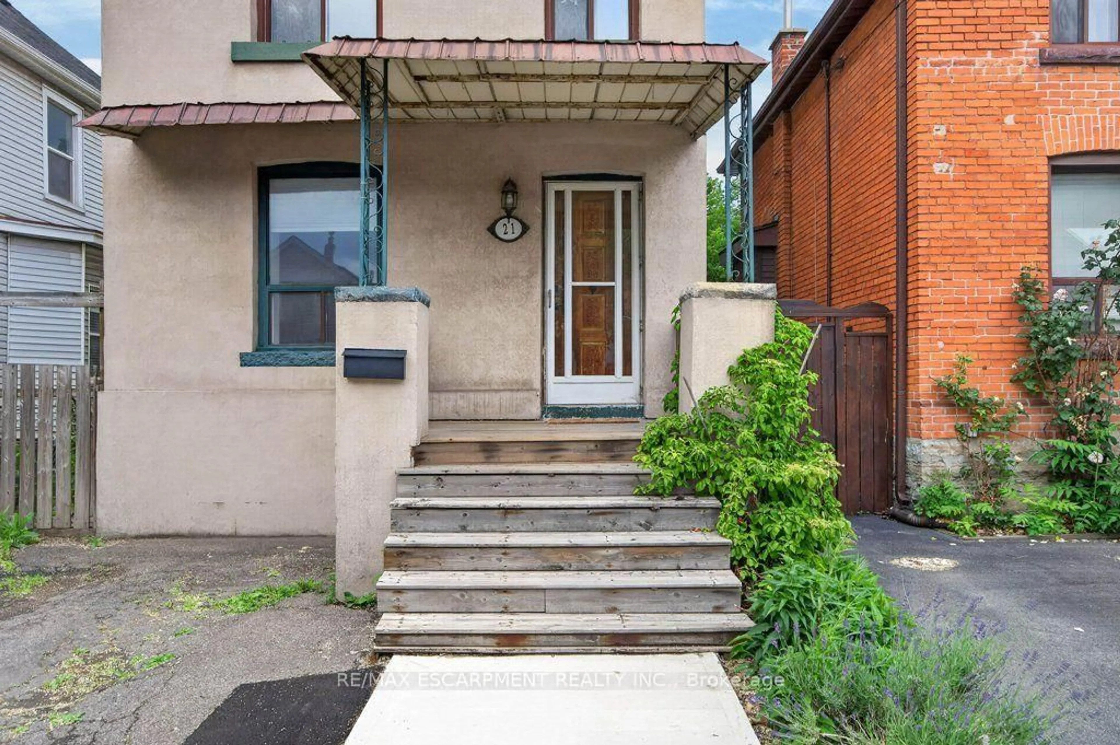 Unknown for 21 East Bend Ave, Hamilton Ontario L8L 7E1