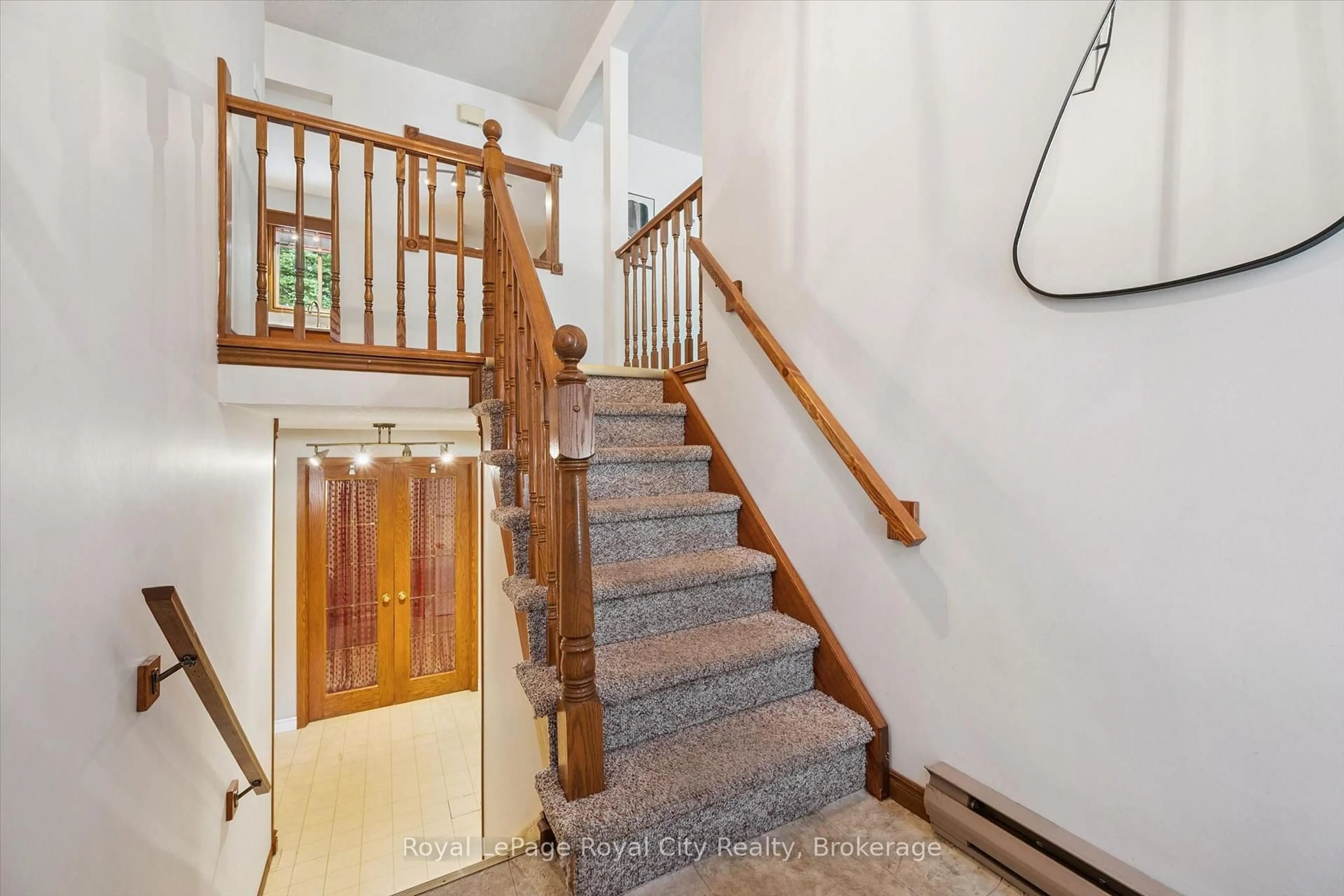 Stairs for 181 Harvard Rd, Guelph Ontario N1G 4K4