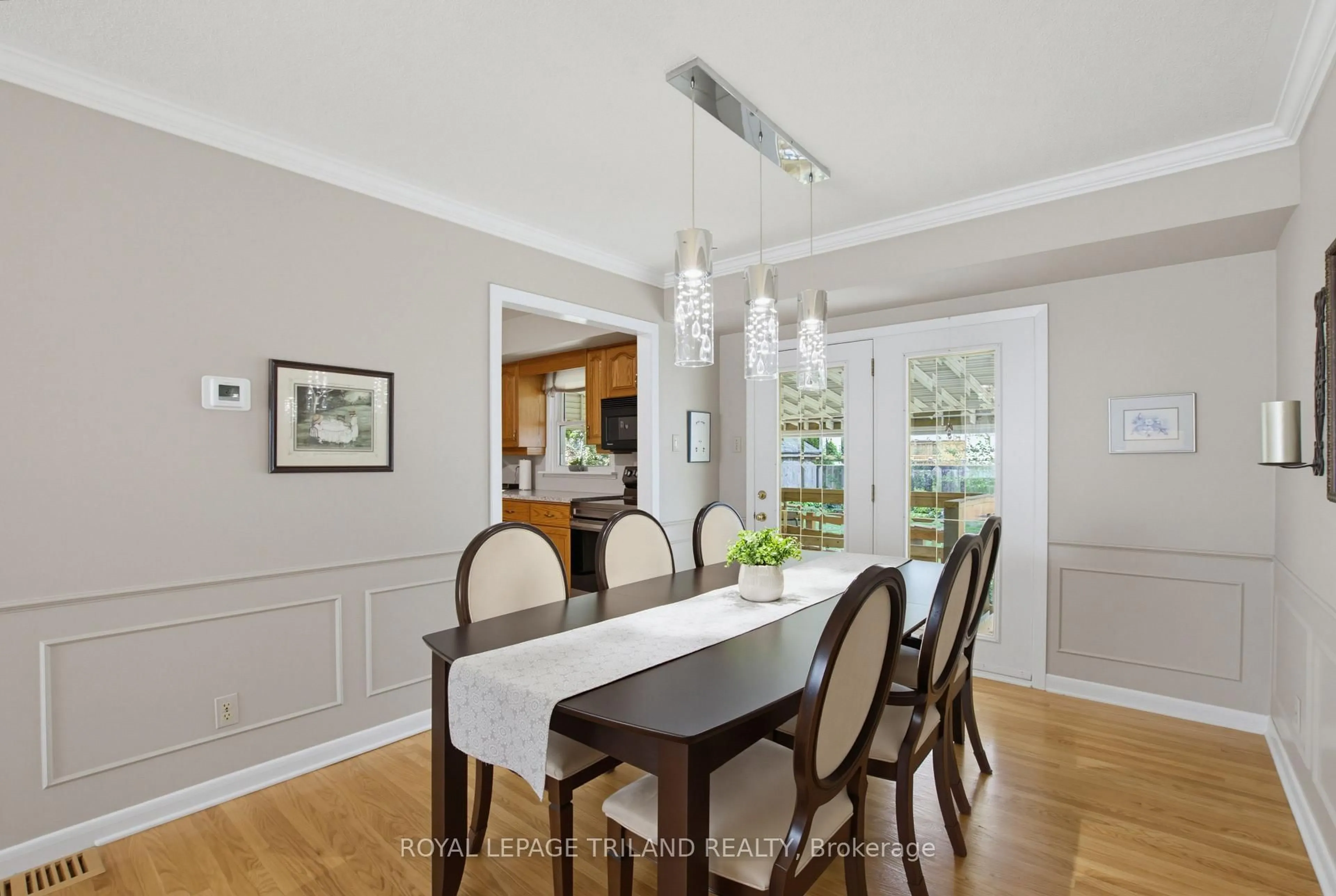 Dining room, wood/laminate floor for 1463 Glenora Dr, London North Ontario N5X 1V3