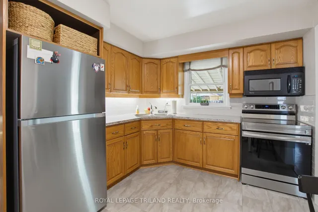 1463 Glenora Dr, London North 4