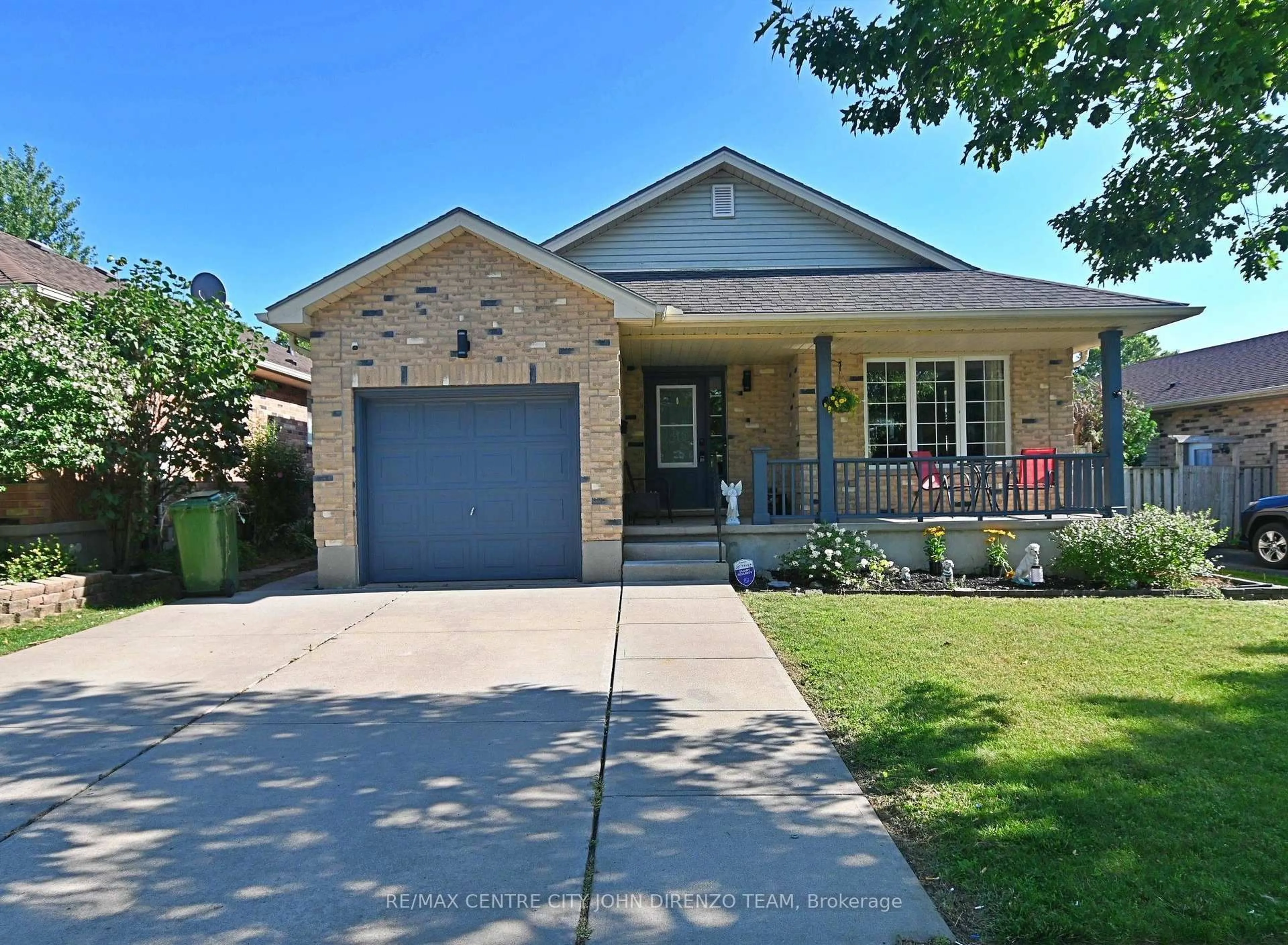 Home with brick exterior material, street for 72 Axford Pkwy, St. Thomas Ontario N5R 6E7