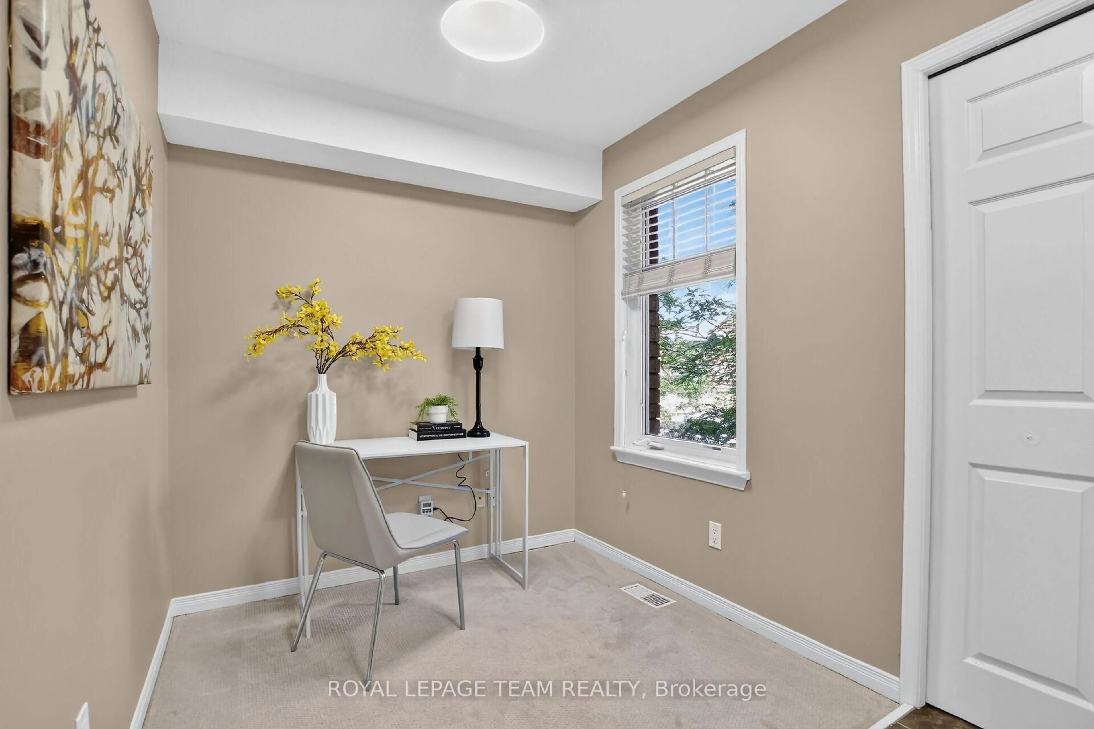 Indoor entryway for 255 Deercroft Ave, Ottawa Ontario K2J 5J9