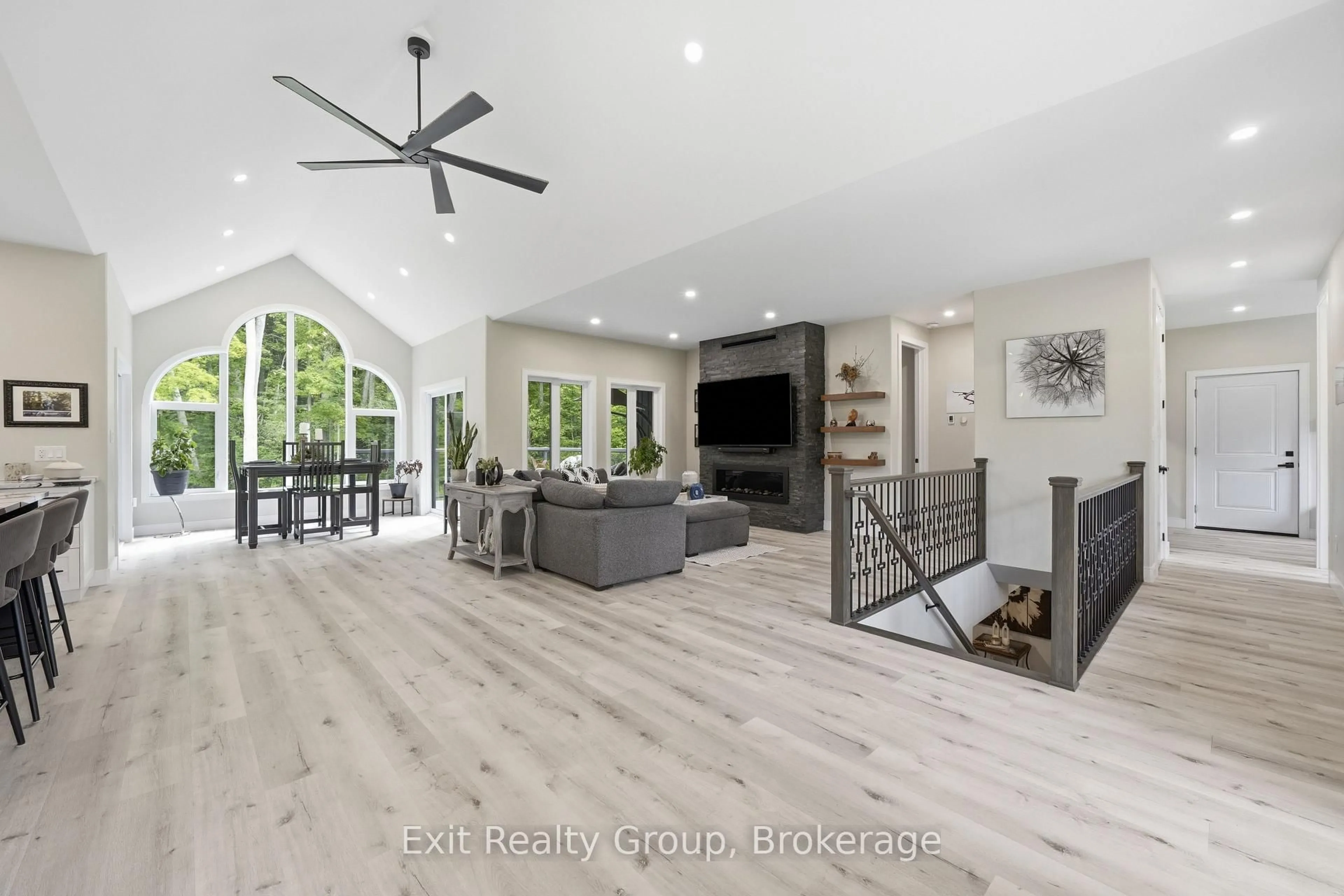 Unknown for 16 Newpierce Dr, Stirling Ontario K0K 3E0