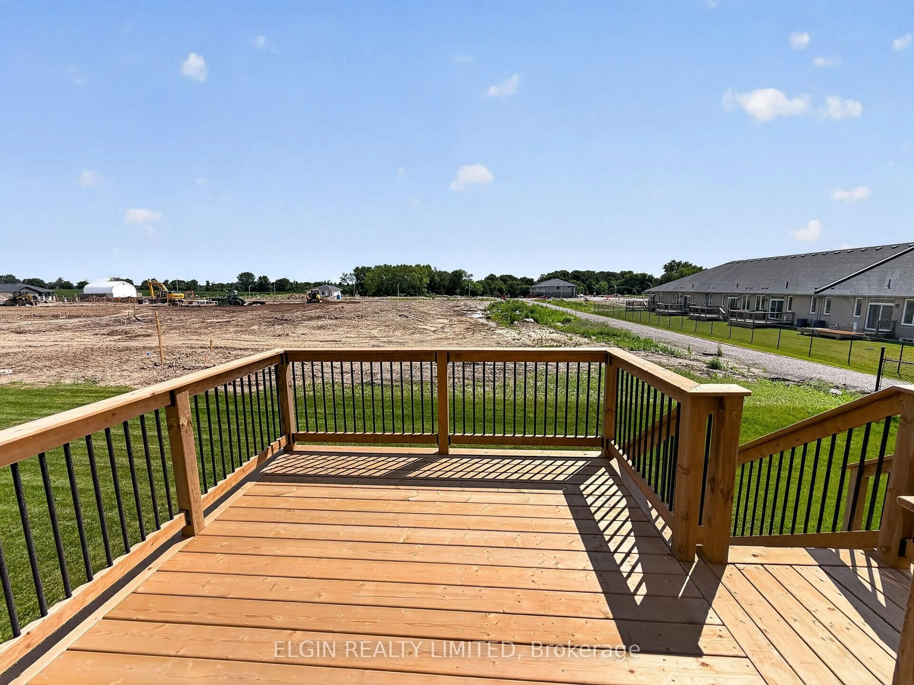 Patio, water/lake/river/ocean view for 66 Woodcock Dr, Tillsonburg Ontario N4G 0L9
