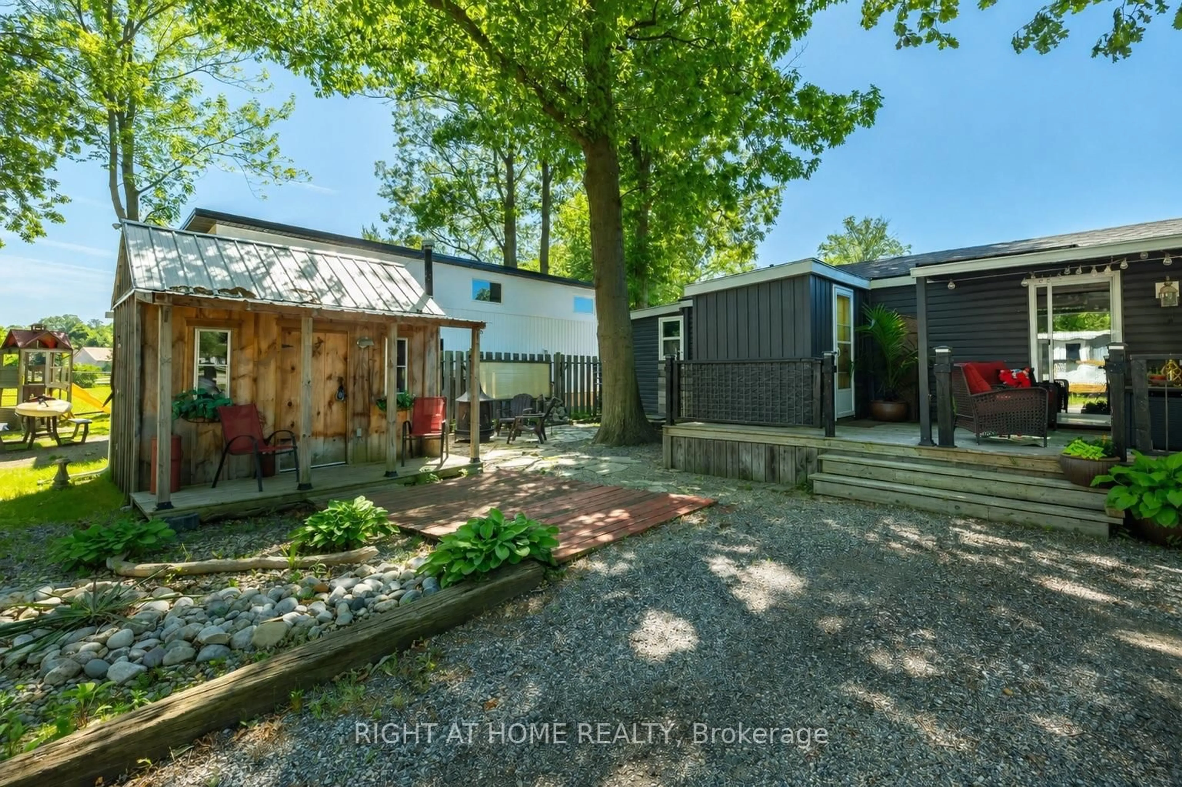 A pic from outside/outdoor area/front of a property/back of a property/a pic from drone, street for 2891 OLD LAKESHORE Rd, Sarnia Ontario N0N 1C0