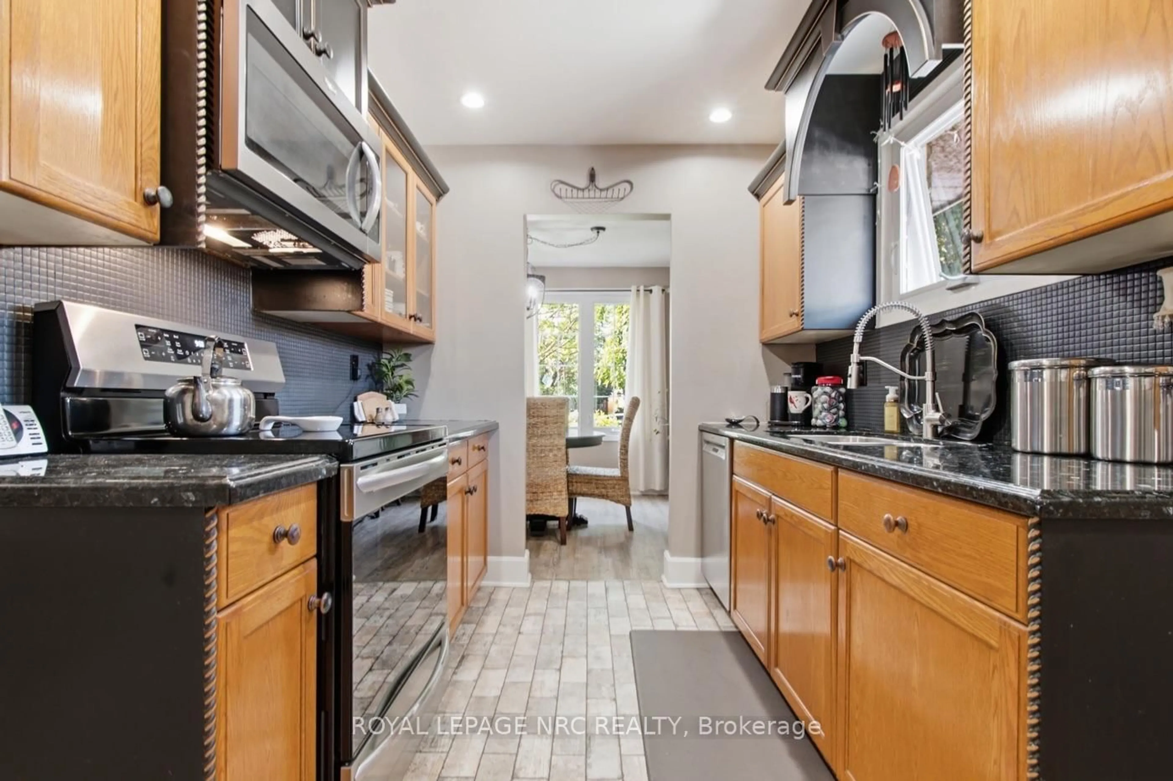 Unknown for 182 Leaside Dr, Welland Ontario L3C 6H1