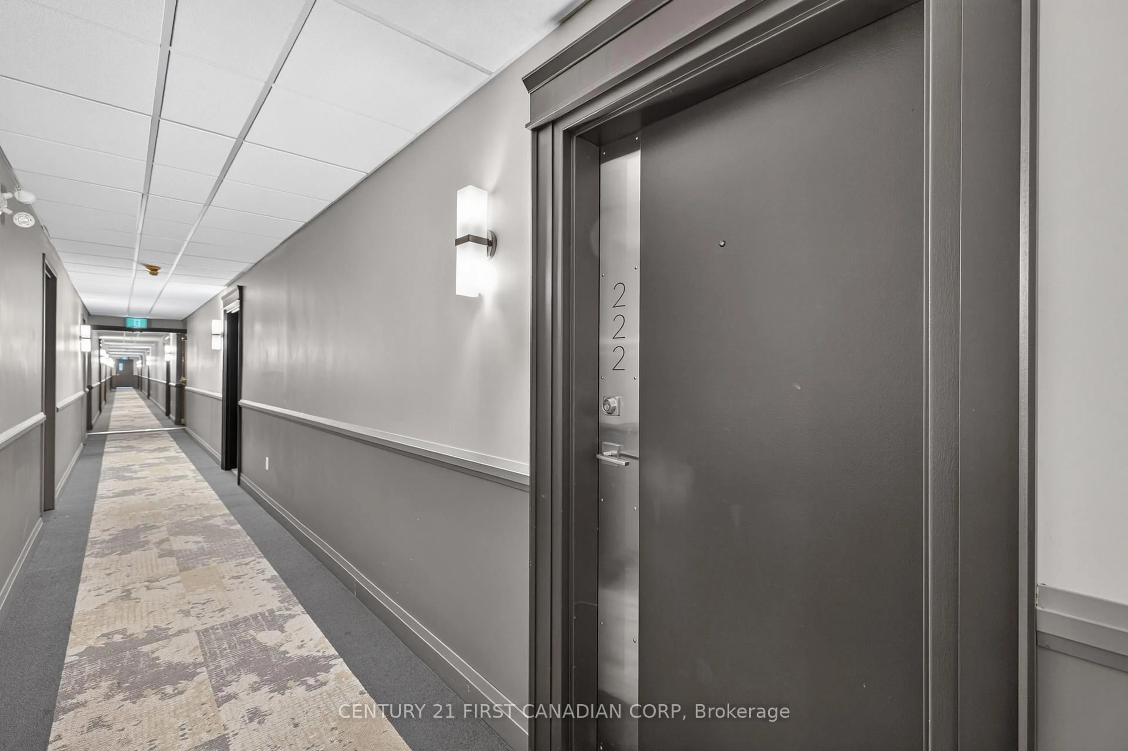 Indoor foyer for 15 Jacksway Cres #222, London North Ontario N5X 3T8