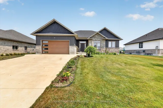 11 MCTAVISH Cres, Huron-Kinloss 2