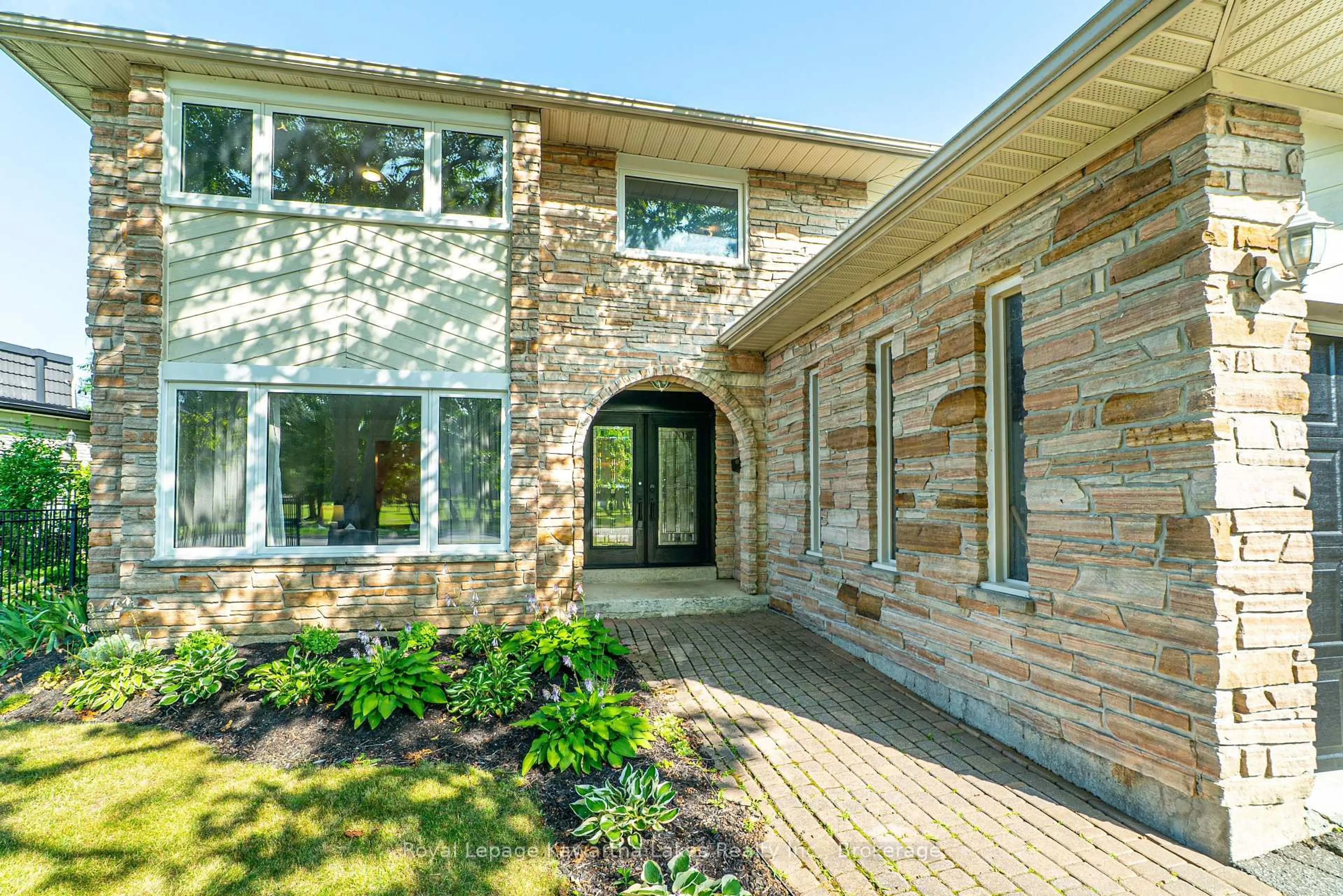 Home with brick exterior material, street for 60 Sanderling Cres, Kawartha Lakes Ontario K9V 4N2