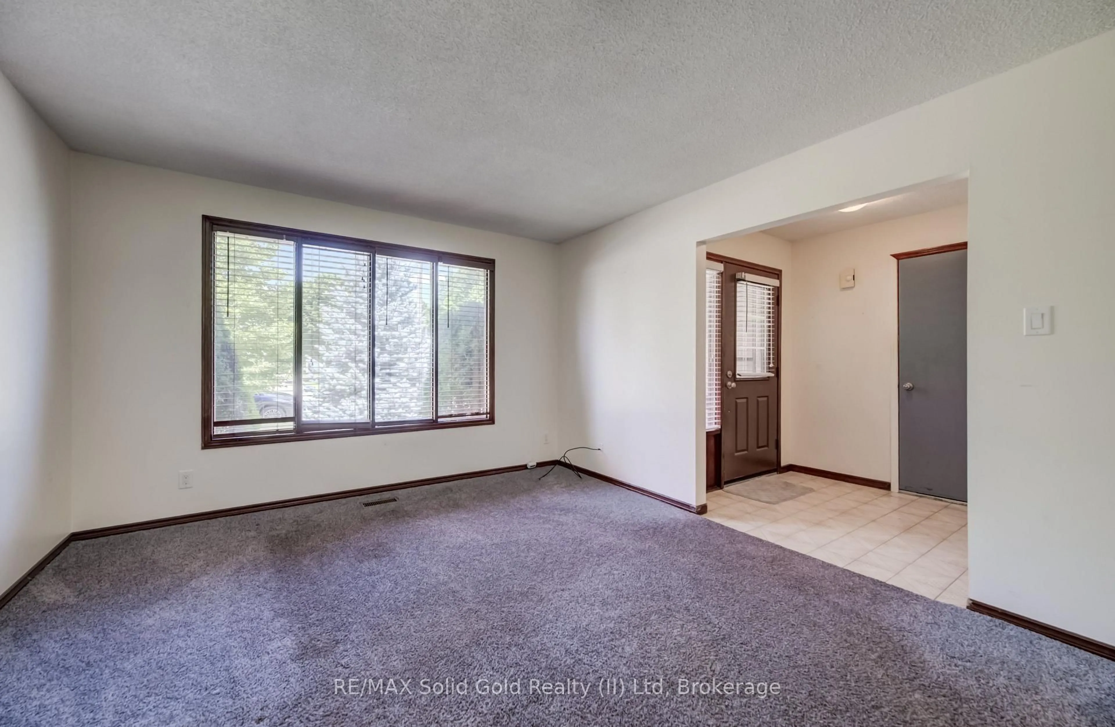 A pic of a room for 197 SOUTHWOOD Dr, Kitchener Ontario N2E 2B2