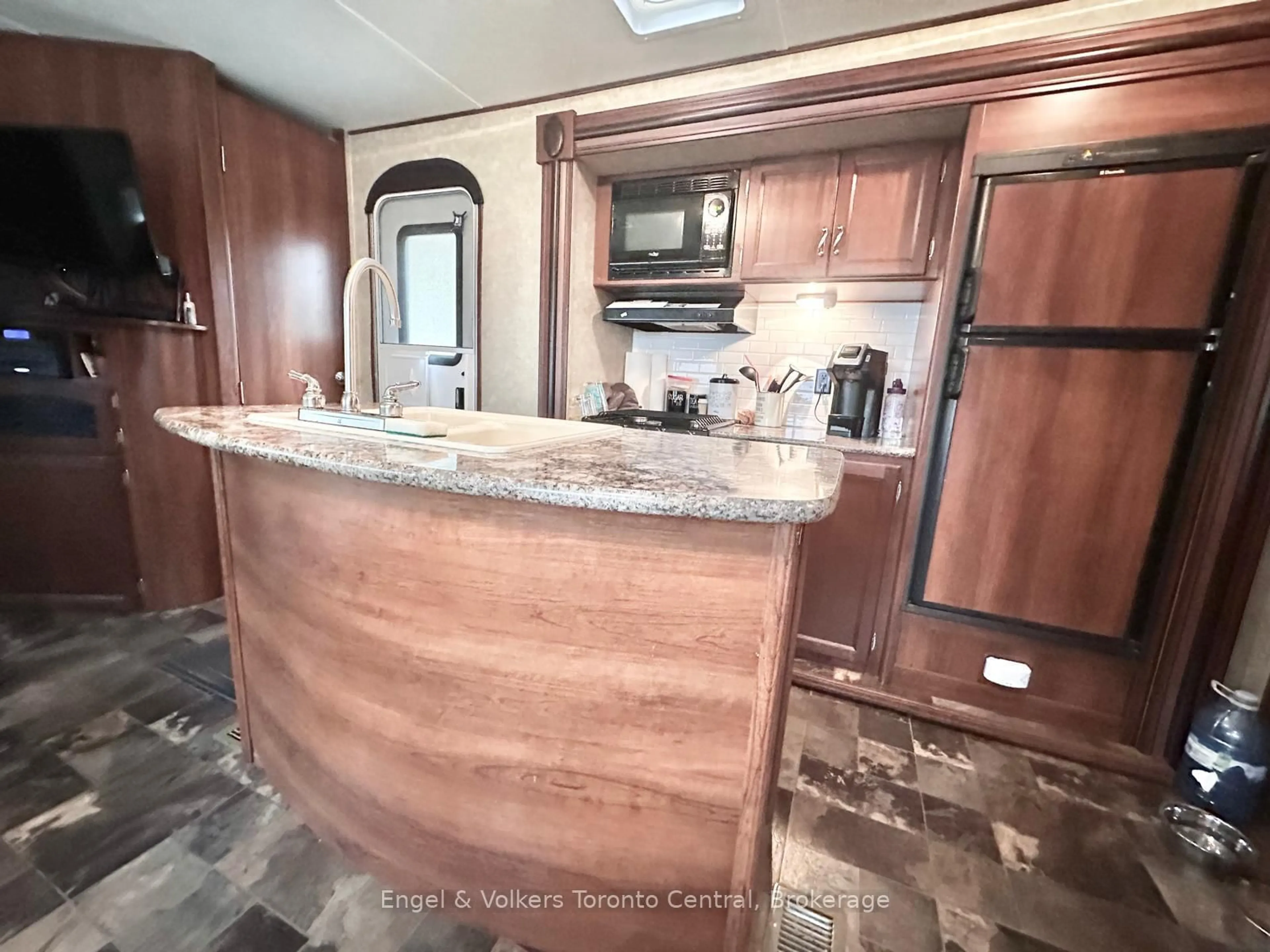 Standard kitchen, unknown for 7489 SIDEROAD 5 E #S4, Wellington North Ontario N0G 2L0