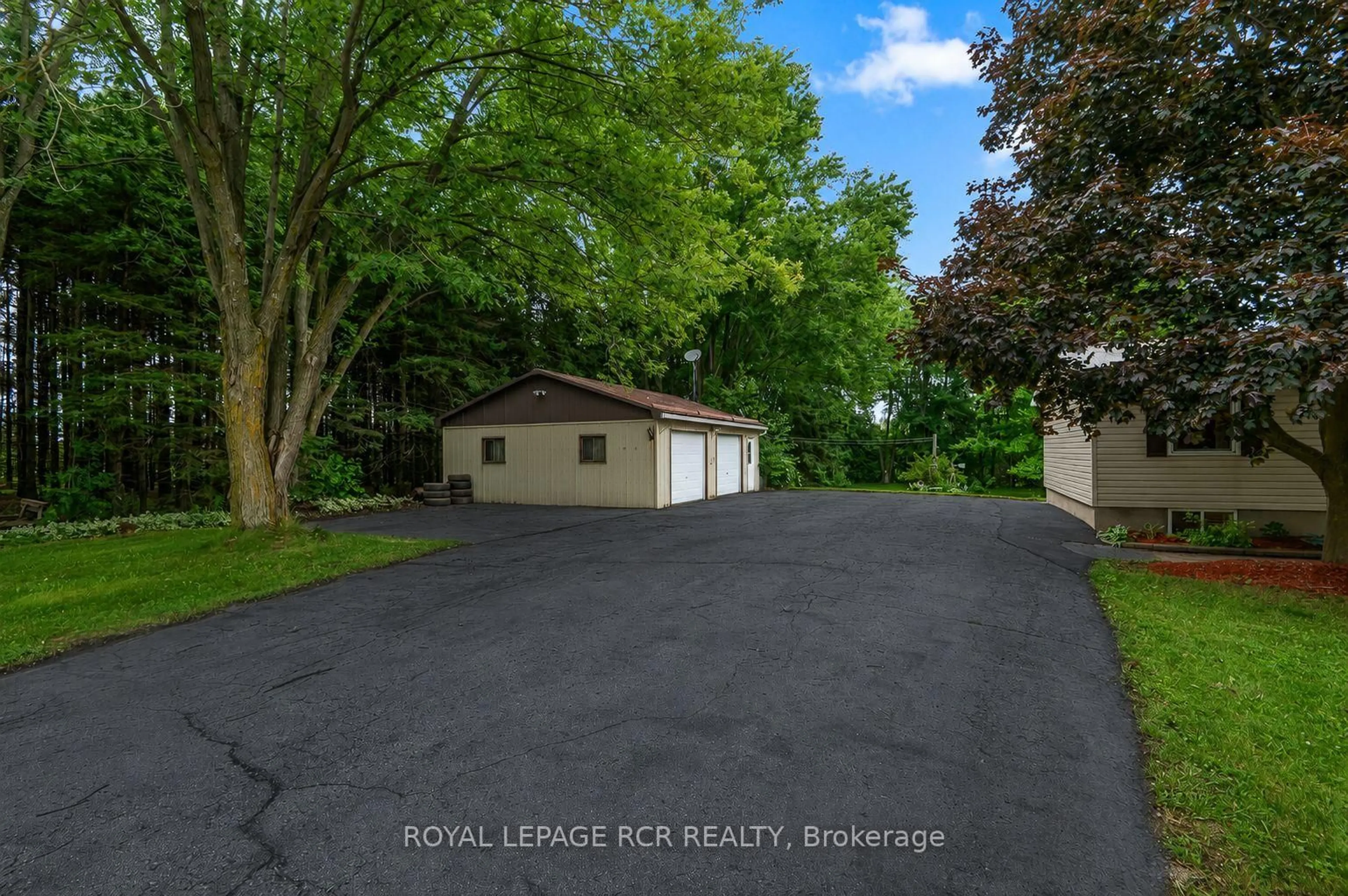A pic from outside/outdoor area/front of a property/back of a property/a pic from drone, street for 393519 County Road 12, Amaranth Ontario L9W 0N1