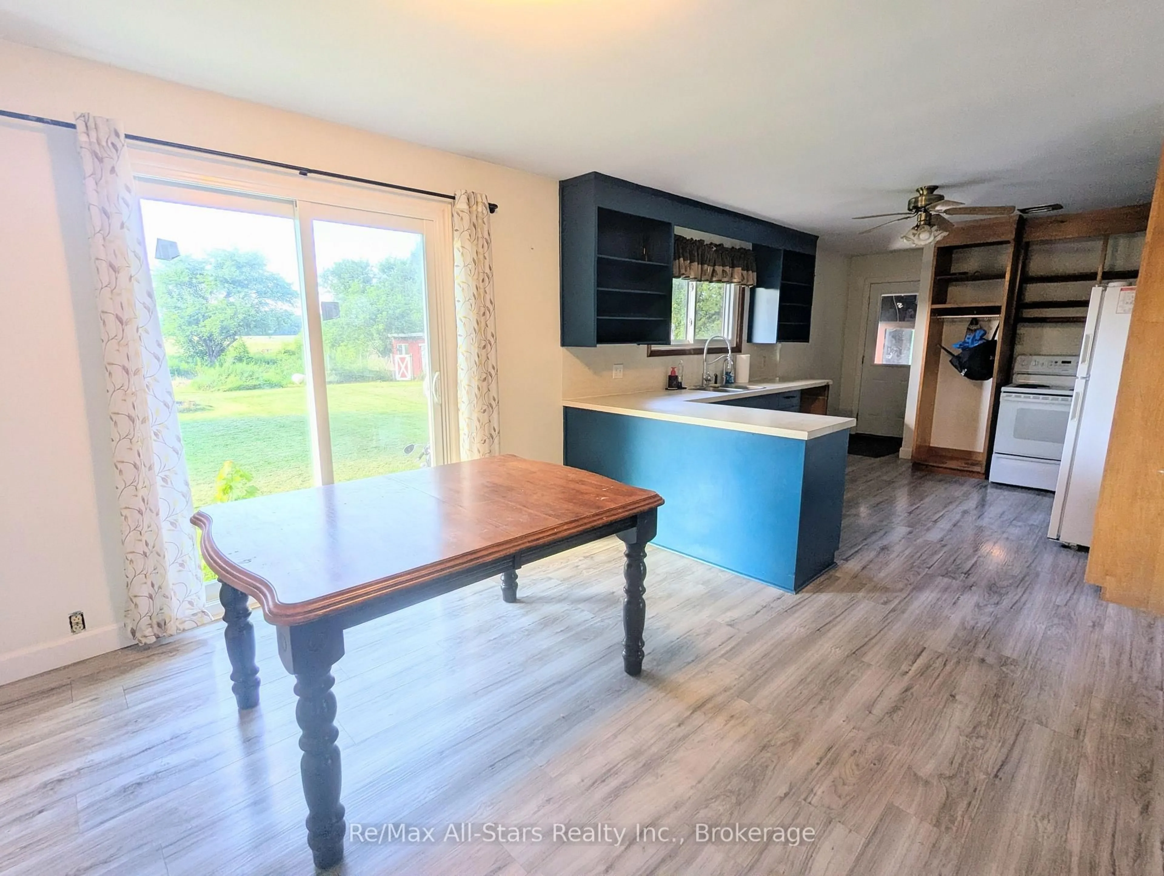 Open concept kitchen, unknown for 1470 Zion 4th Line, Cavan Monaghan Ontario L0A 1G0