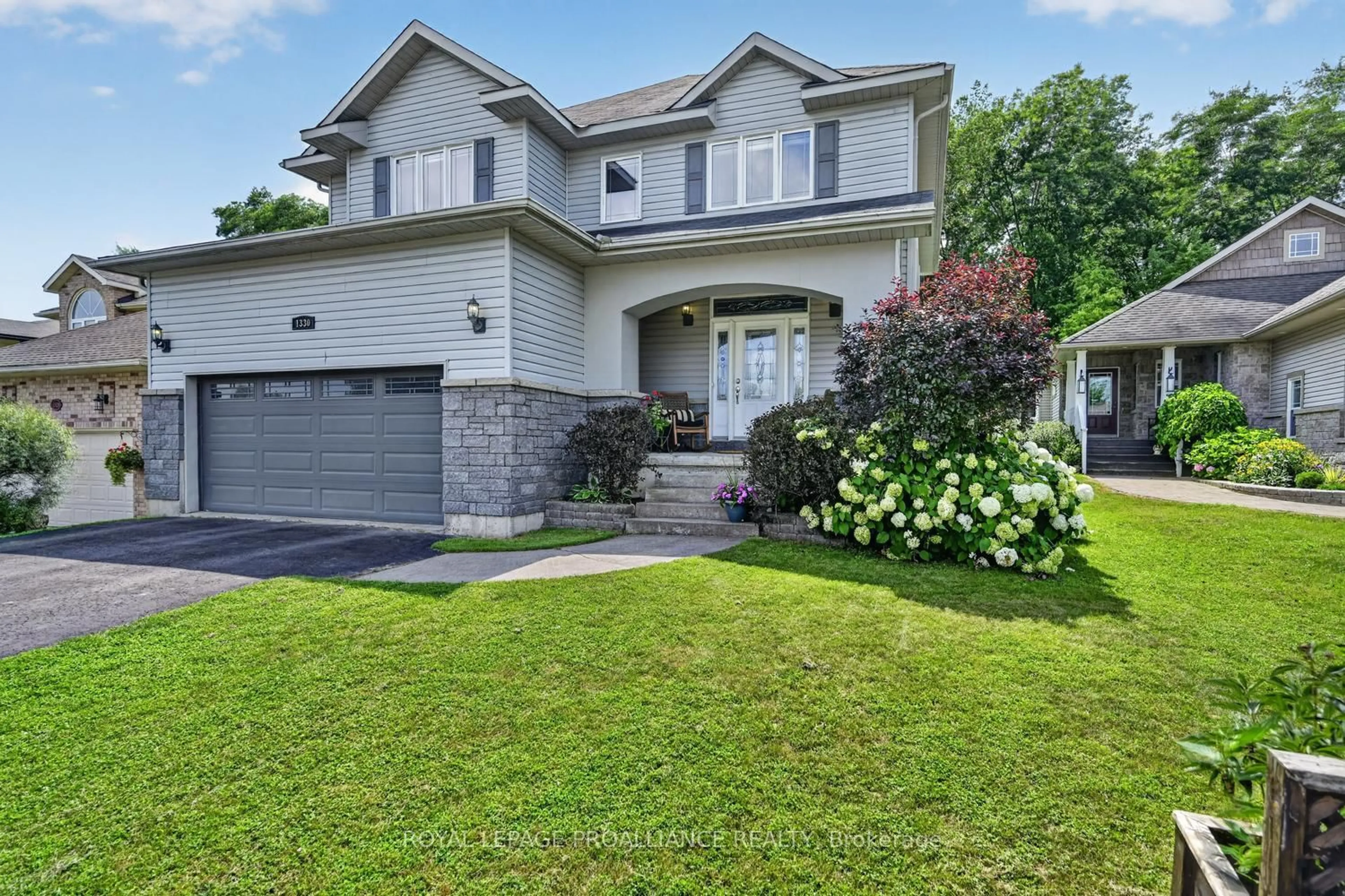 Home with vinyl exterior material, street for 1330 Cuthbertson Ave, Brockville Ontario K6V 6Y1