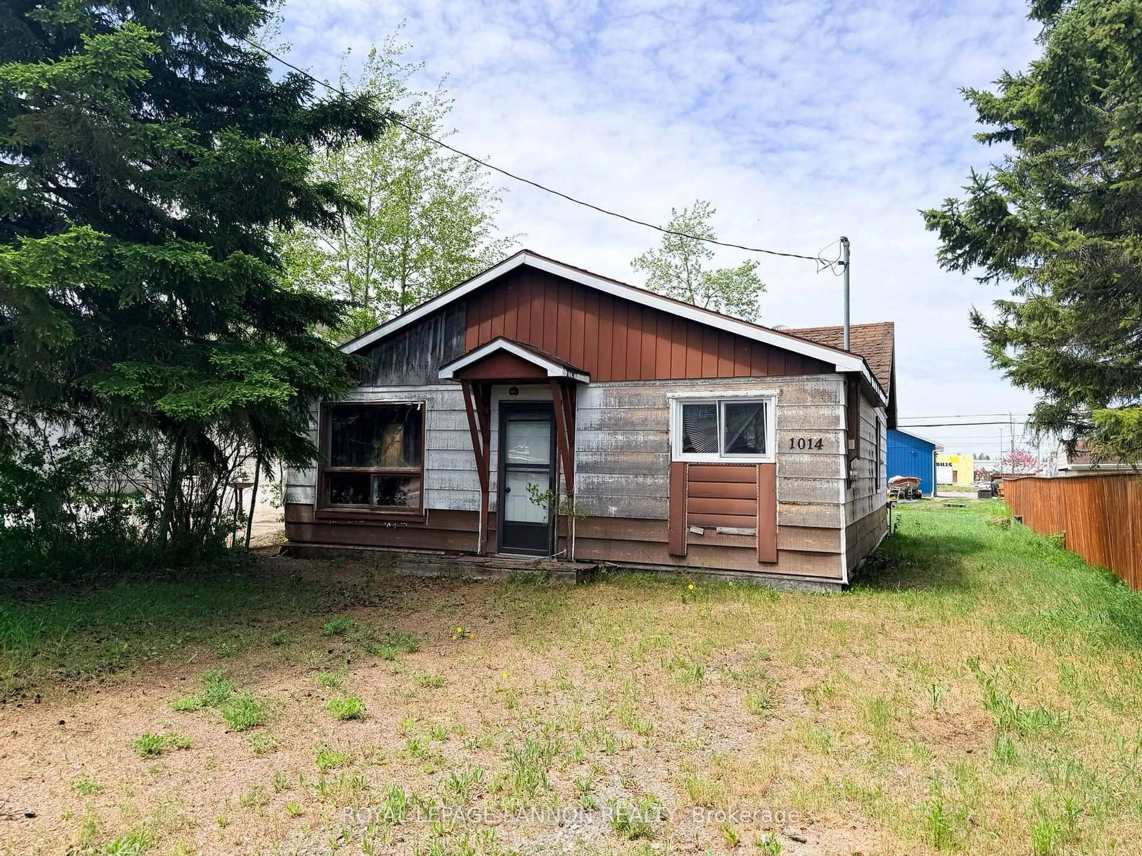 Shed for 1014 First St, Greenstone Ontario P0T 1M0