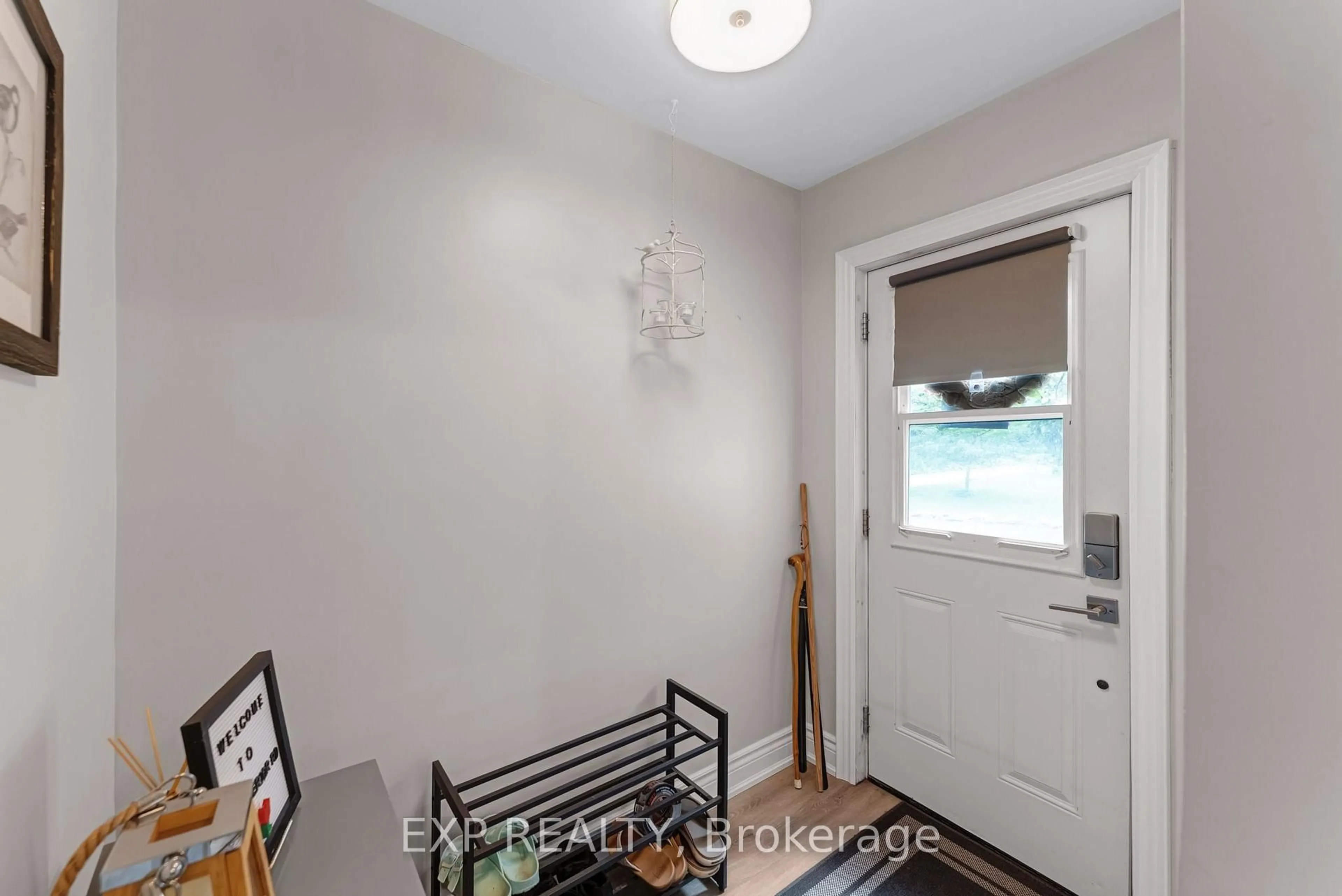 Indoor entryway for 87 Superior Rd, Kawartha Lakes Ontario K0M 1N0