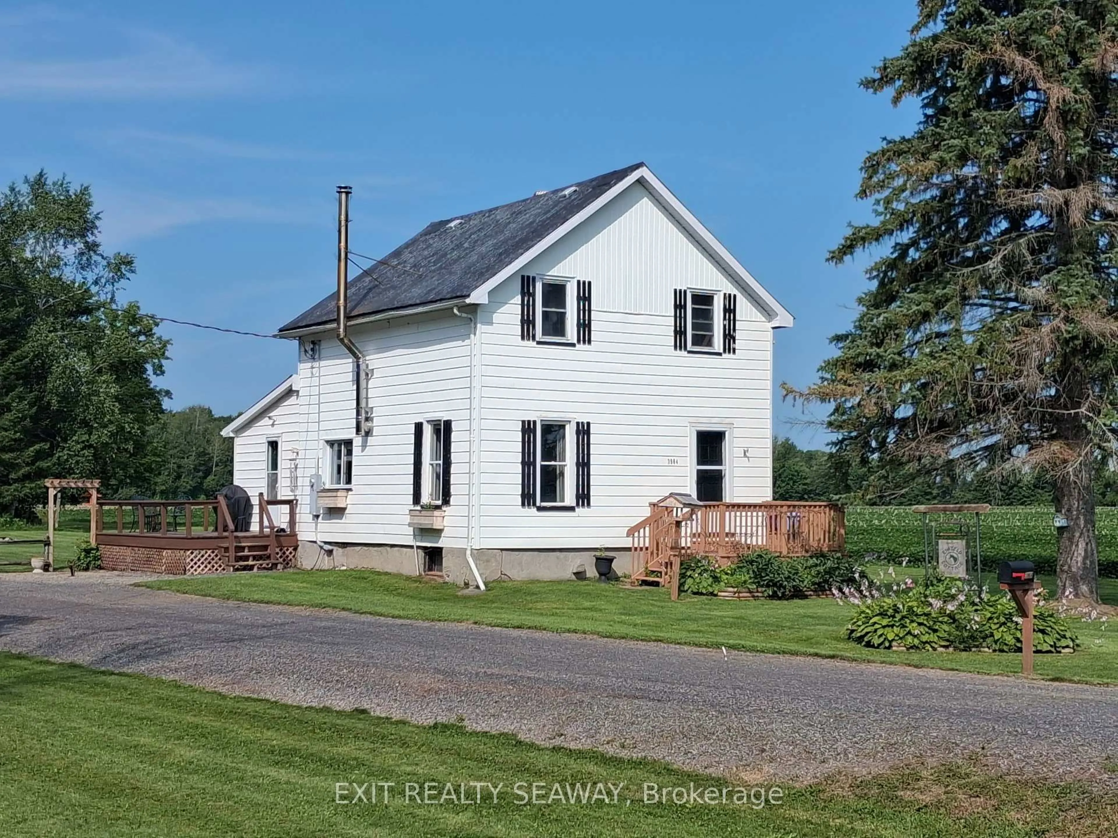 A pic from outside/outdoor area/front of a property/back of a property/a pic from drone, building for 3964 Coughler Rd, South Dundas Ontario K0C 2H0