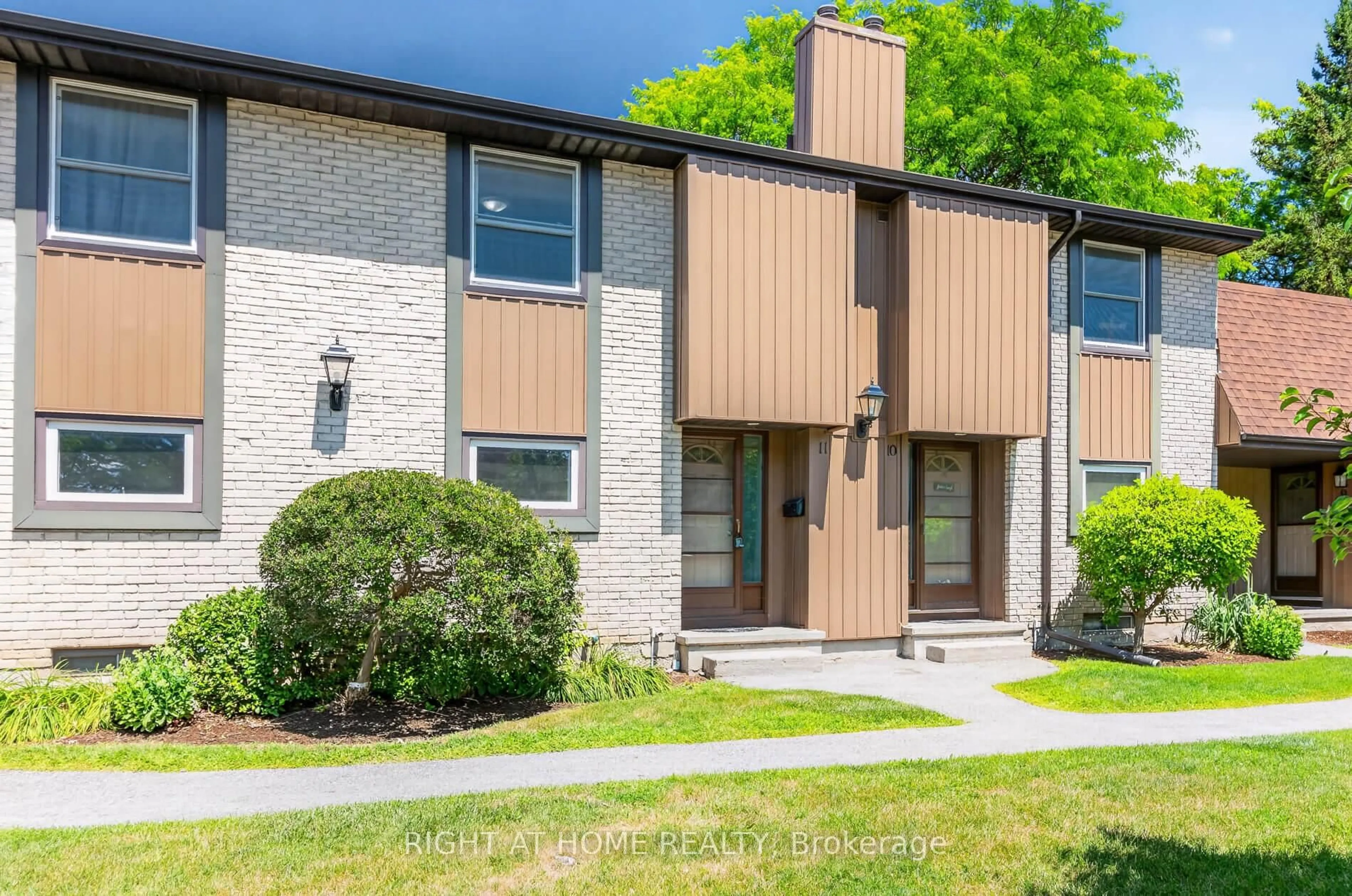 Home with brick exterior material, street for 215 Glamis Rd #11, Cambridge Ontario N1R 6V8