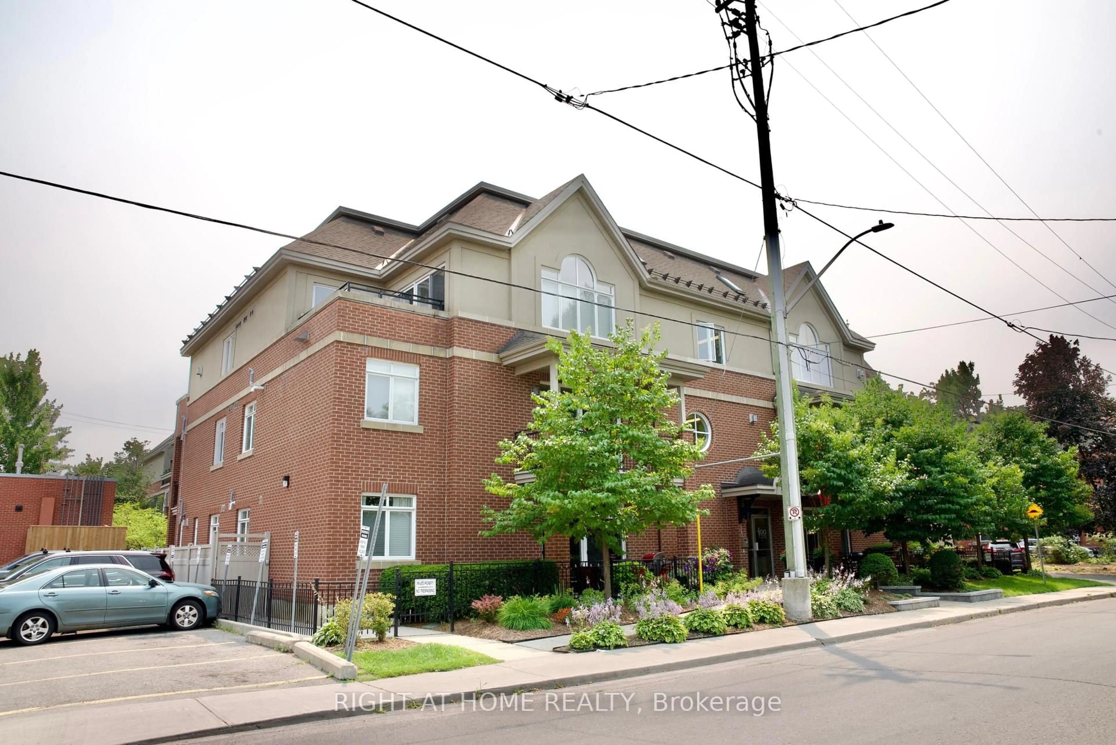 Unknown for 400 Mcleod St #109, Ottawa Ontario K2P 1A6