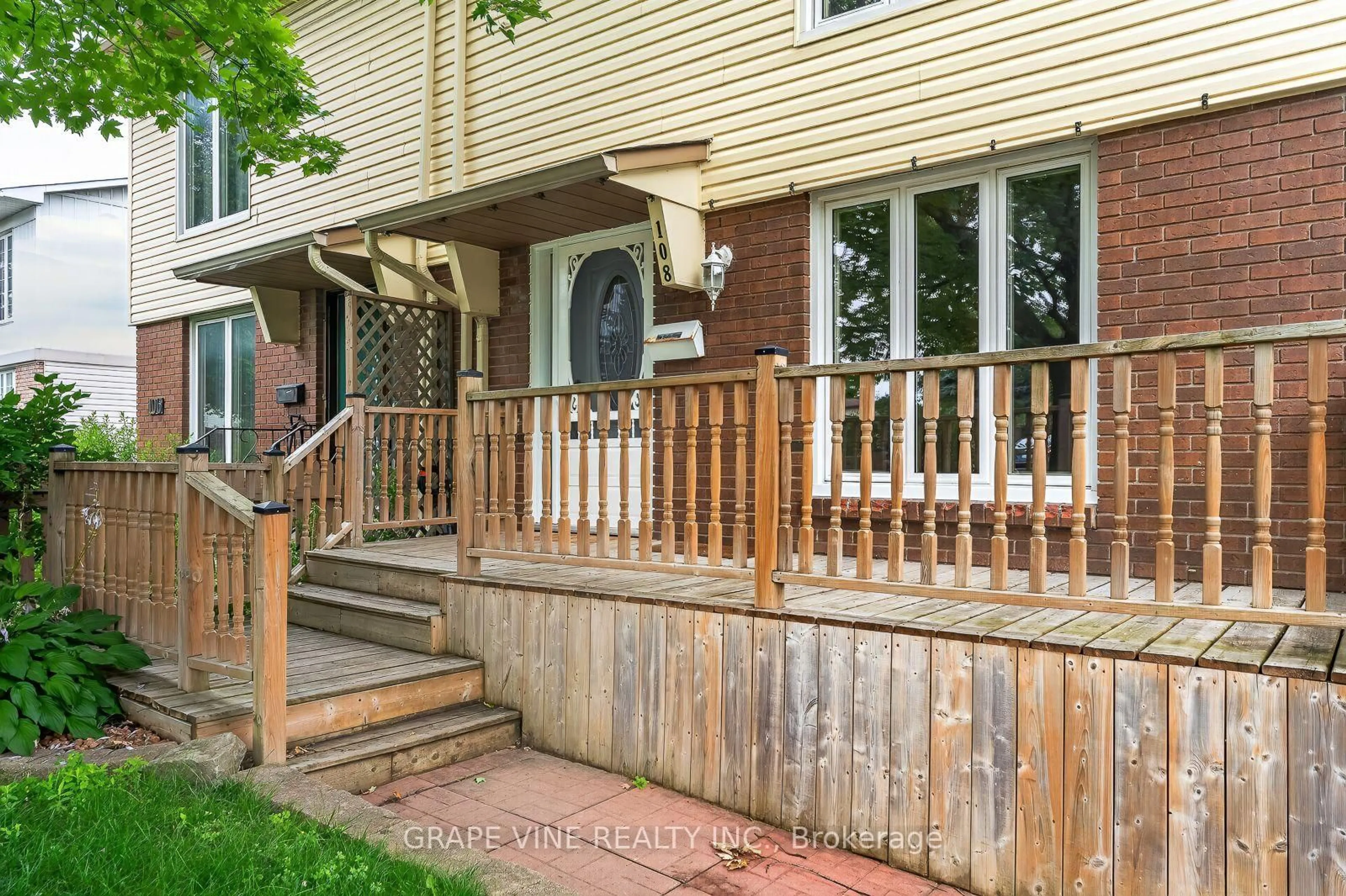 Patio, street for 108 Fieldgate Dr, Ottawa Ontario K2J 1T9