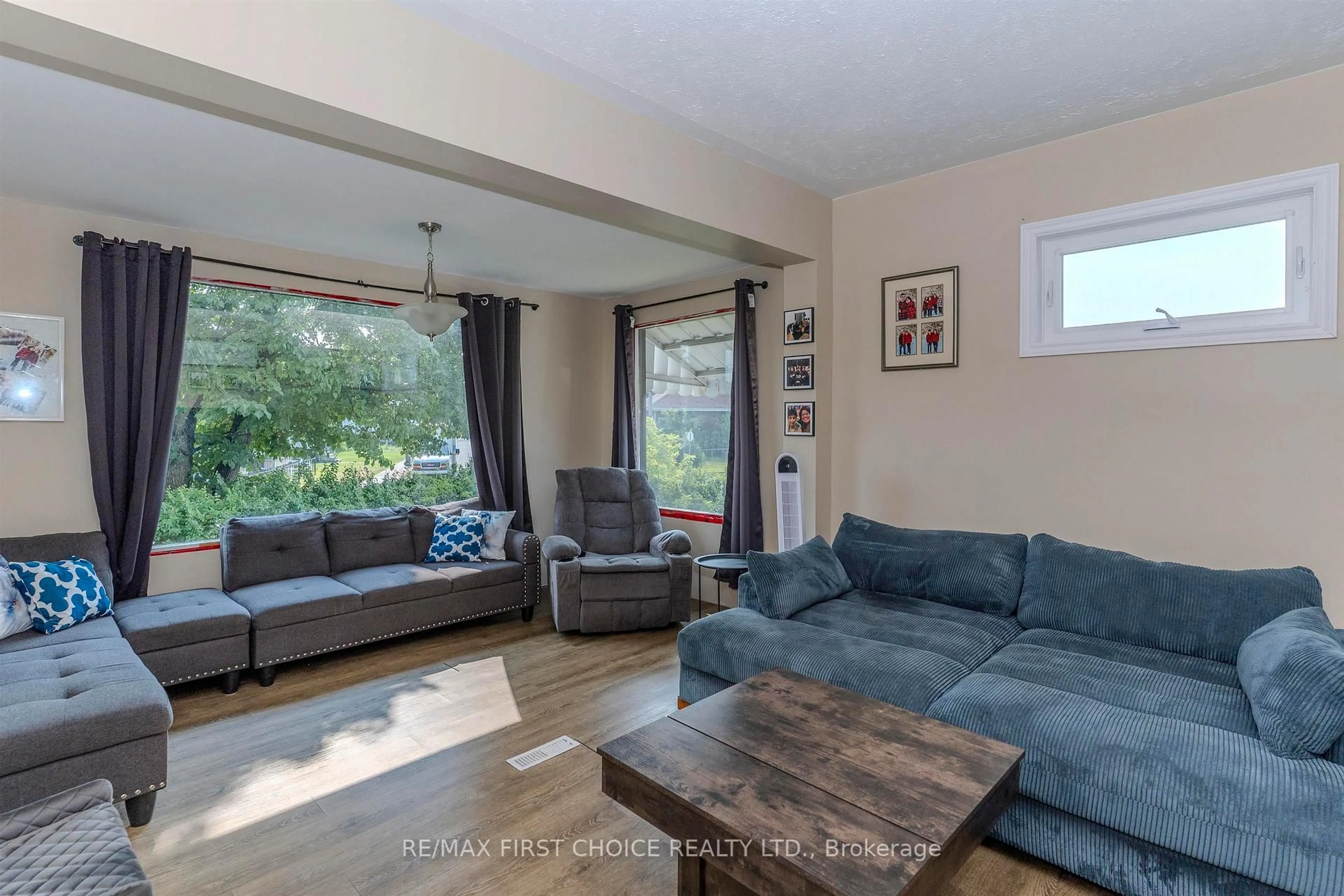 Living room with furniture, unknown for 503 Prince Arthur Blvd, Thunder Bay Ontario P7C 3M5