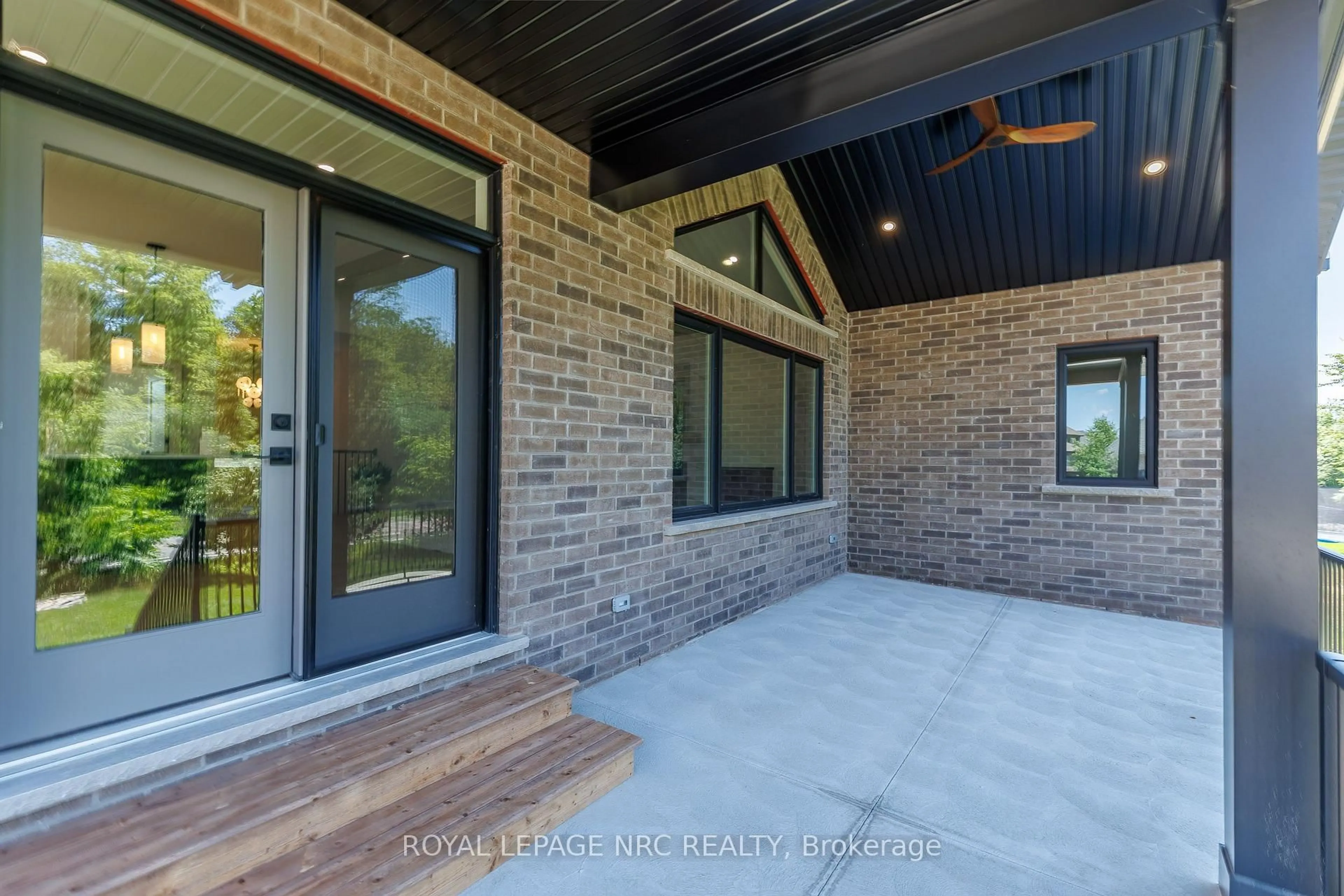 Home with brick exterior material, unknown for 270 Lancaster Dr, Port Colborne Ontario L2V 5P3